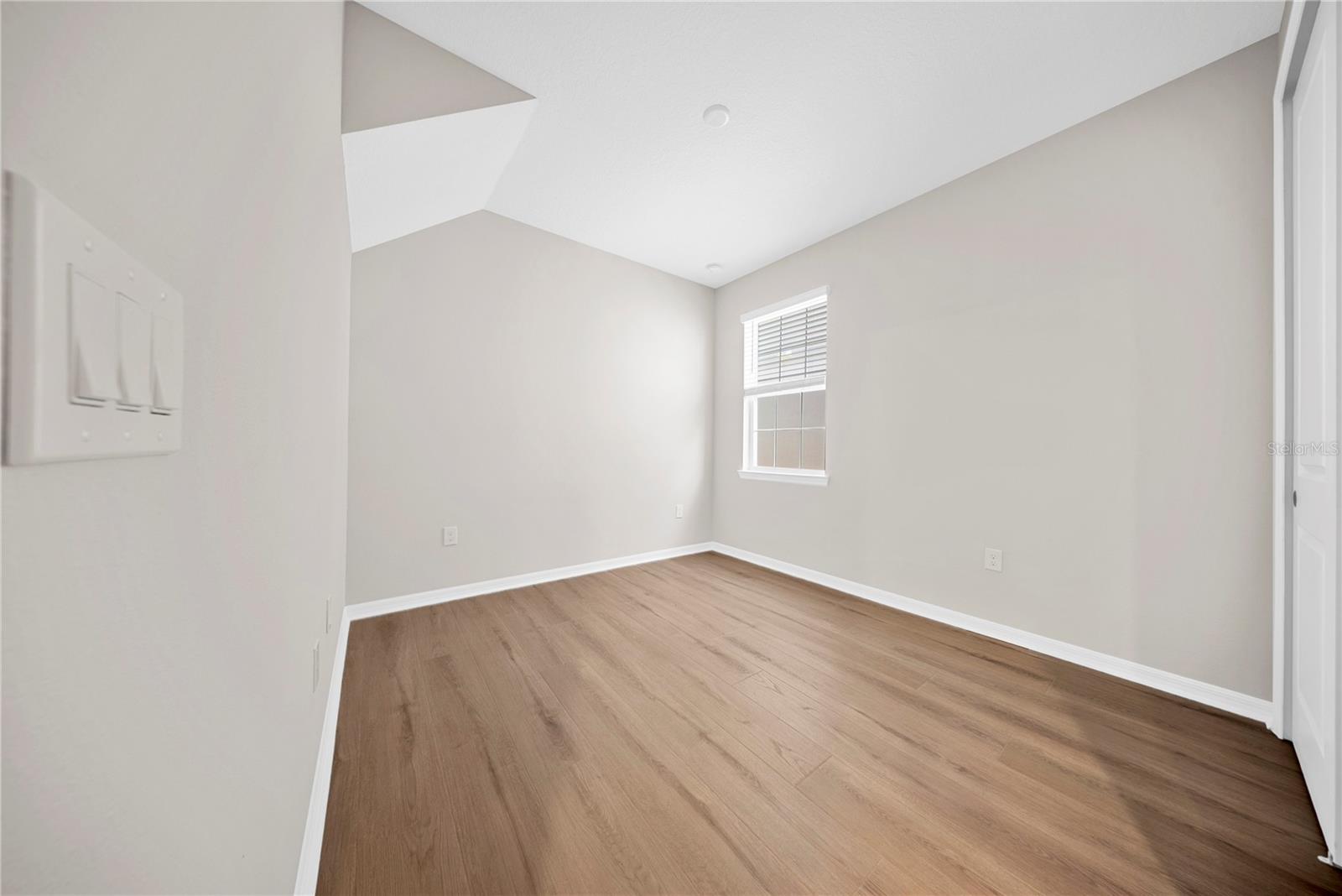 Image 31 of 77 For 8123 Fenton Street