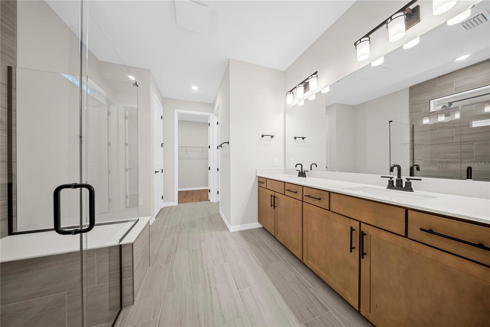 Image 54 of 77 For 8123 Fenton Street