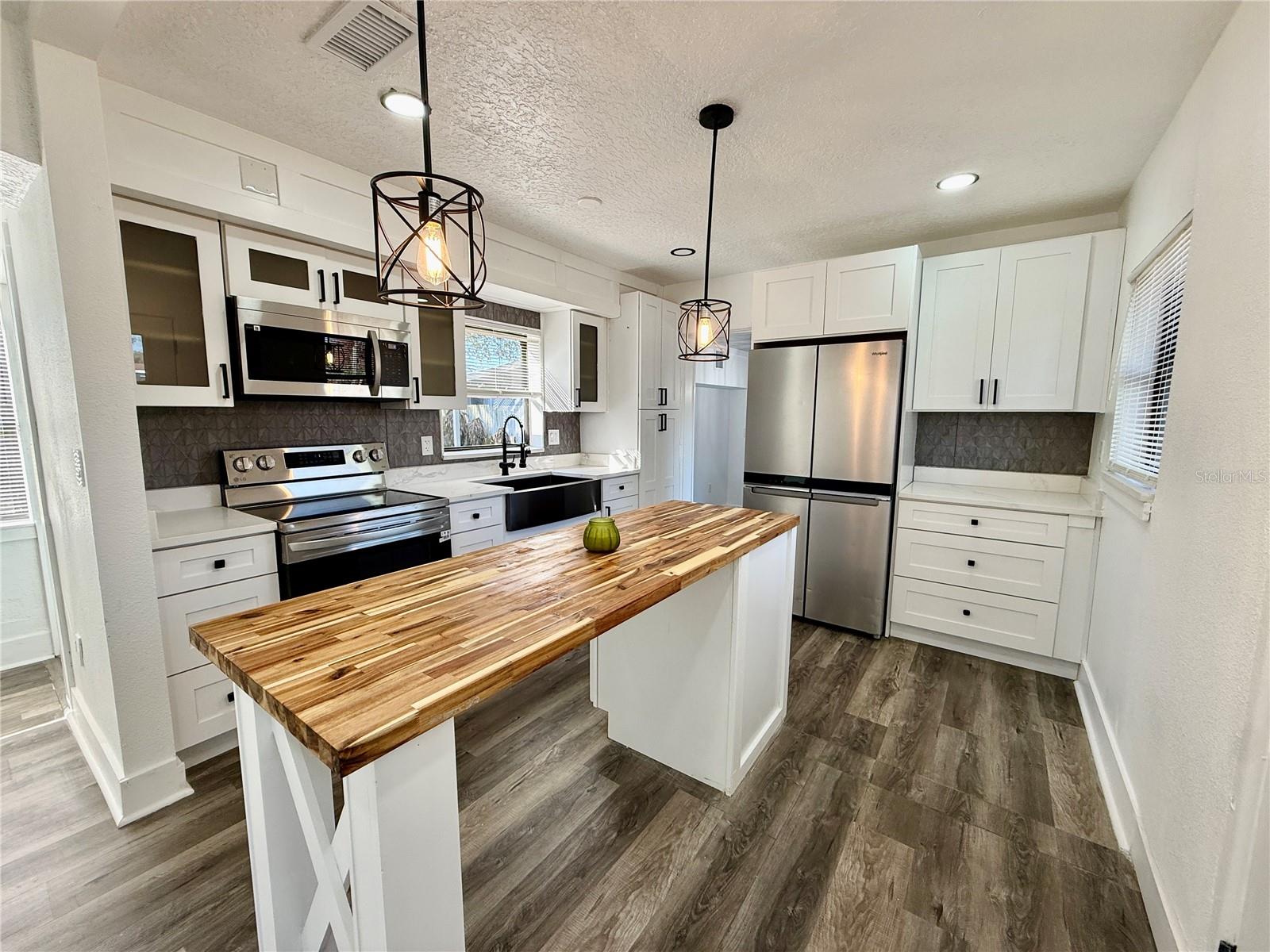 Image 3 of 16 For 6124 Dogwood Drive