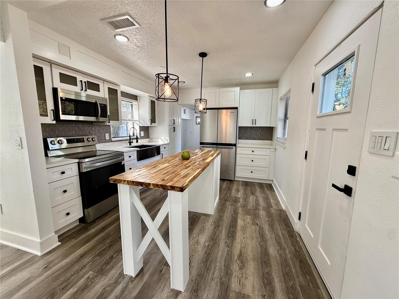 Image 4 of 16 For 6124 Dogwood Drive