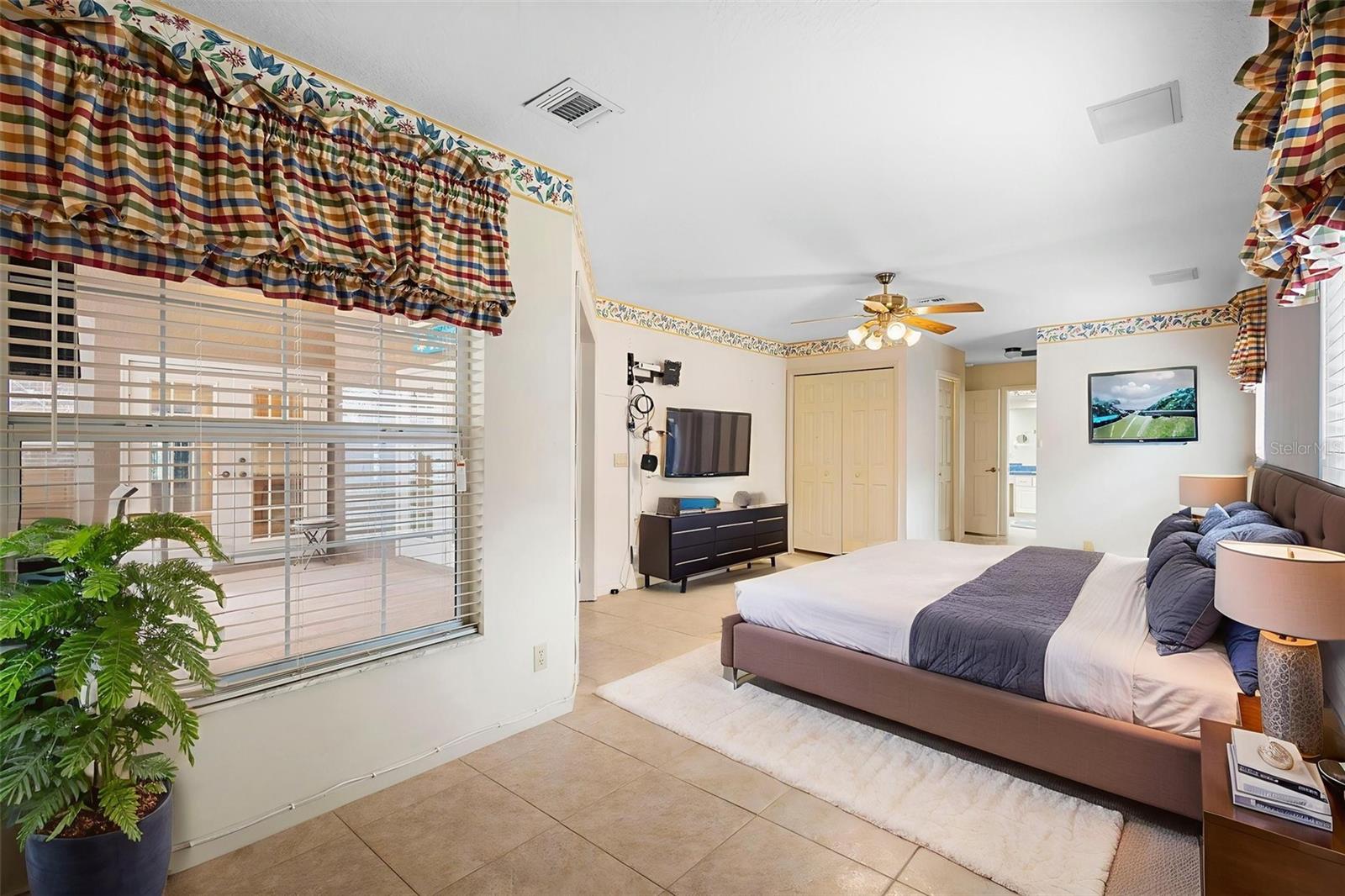 Image 10 of 43 For 1012 Pine Tree Drive