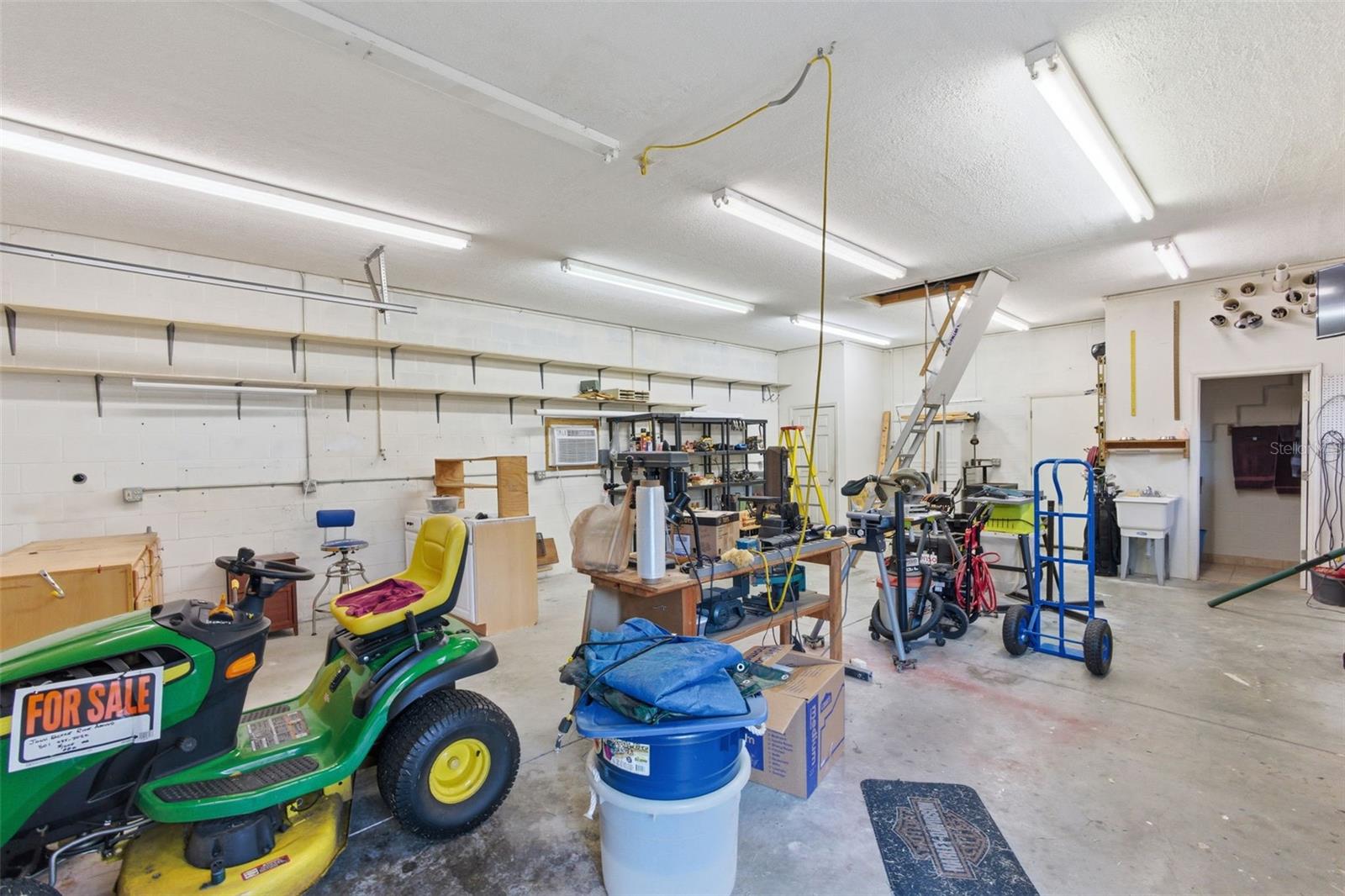 Image 22 of 43 For 1012 Pine Tree Drive