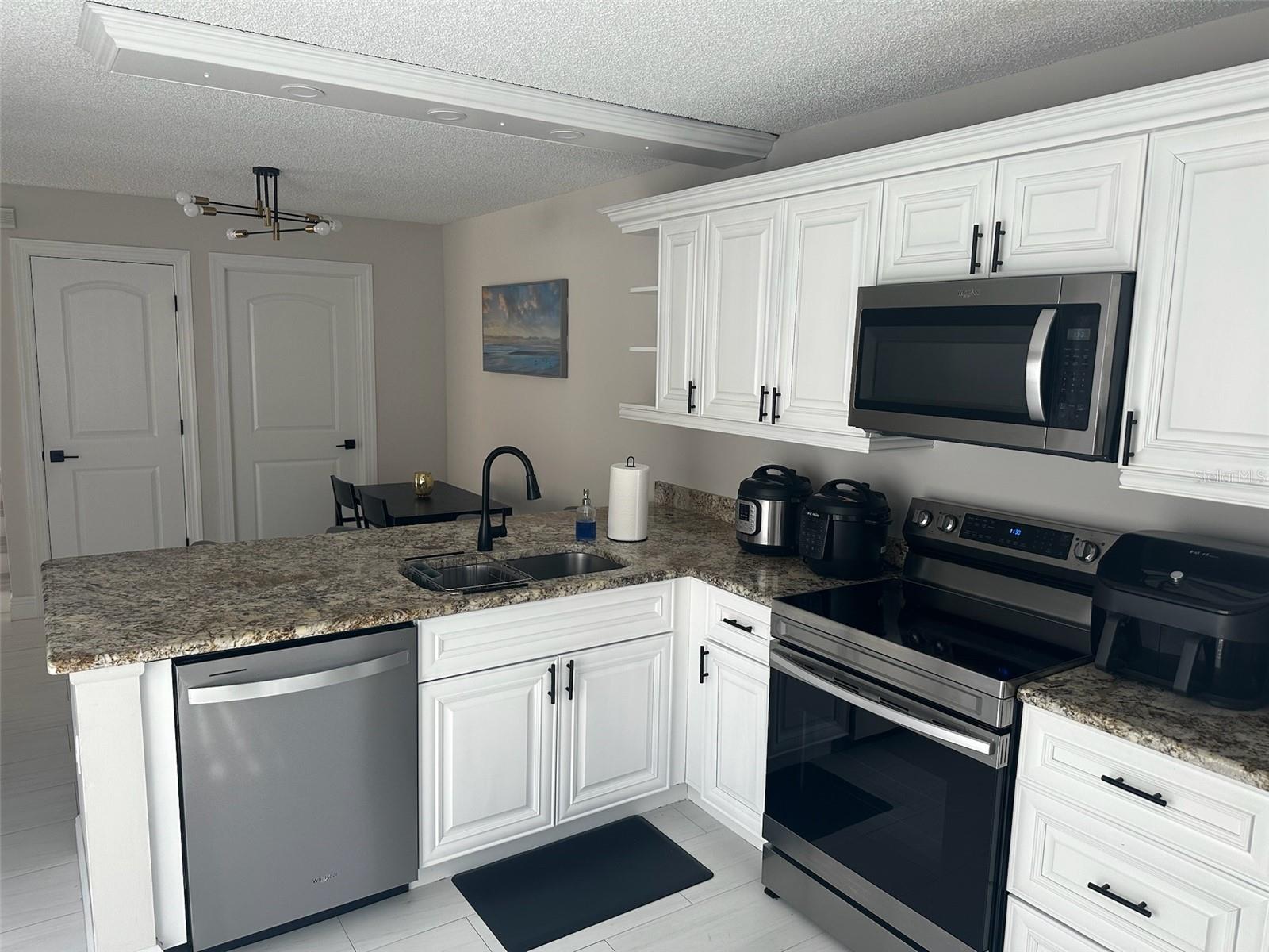 Image 10 of 19 For 39 Essex Court B