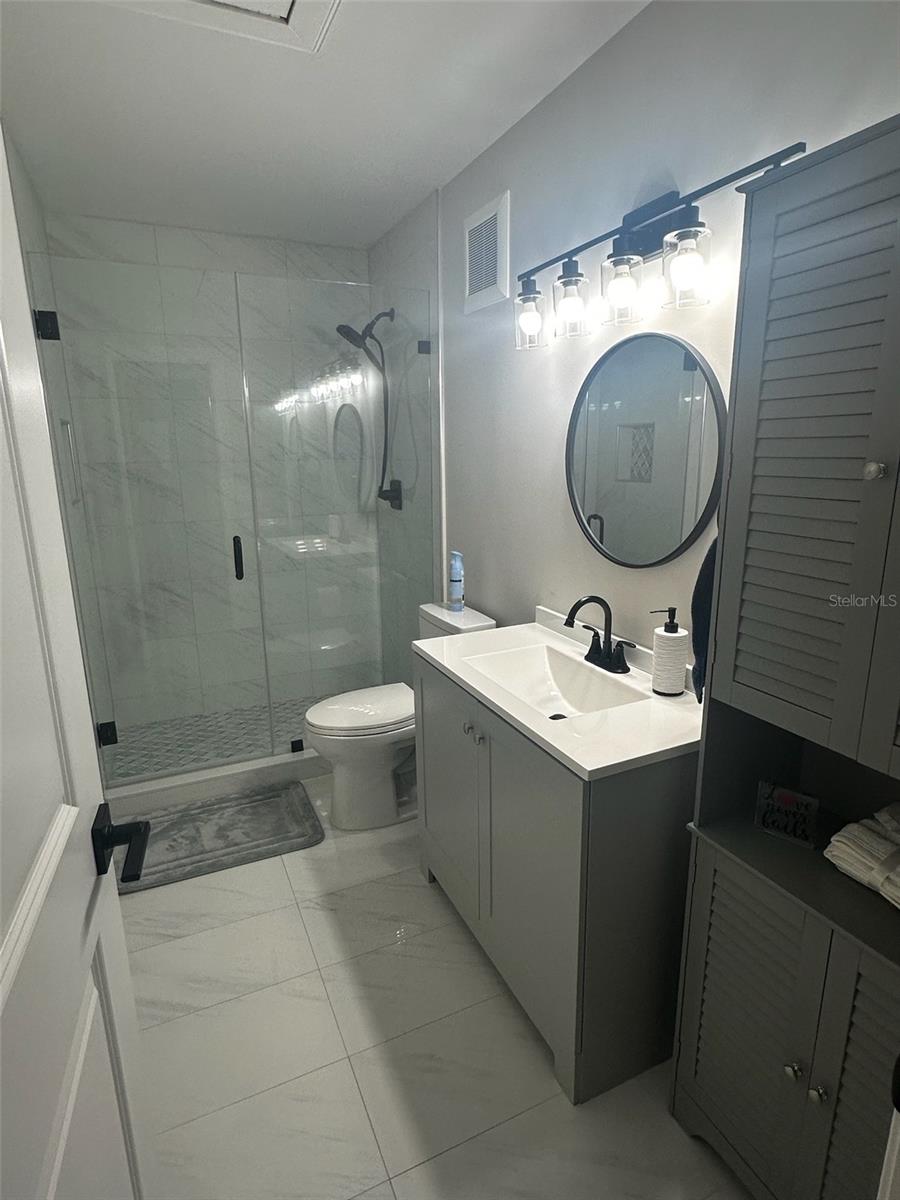 Image 13 of 19 For 39 Essex Court B