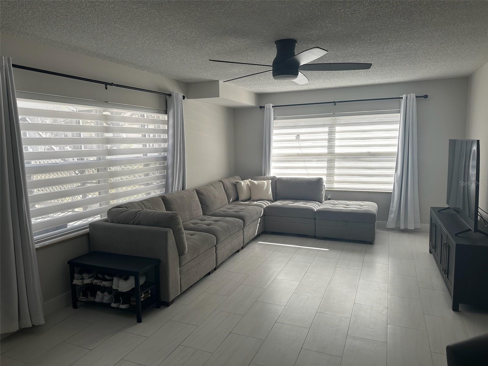 Image 4 of 19 For 39 Essex Court B