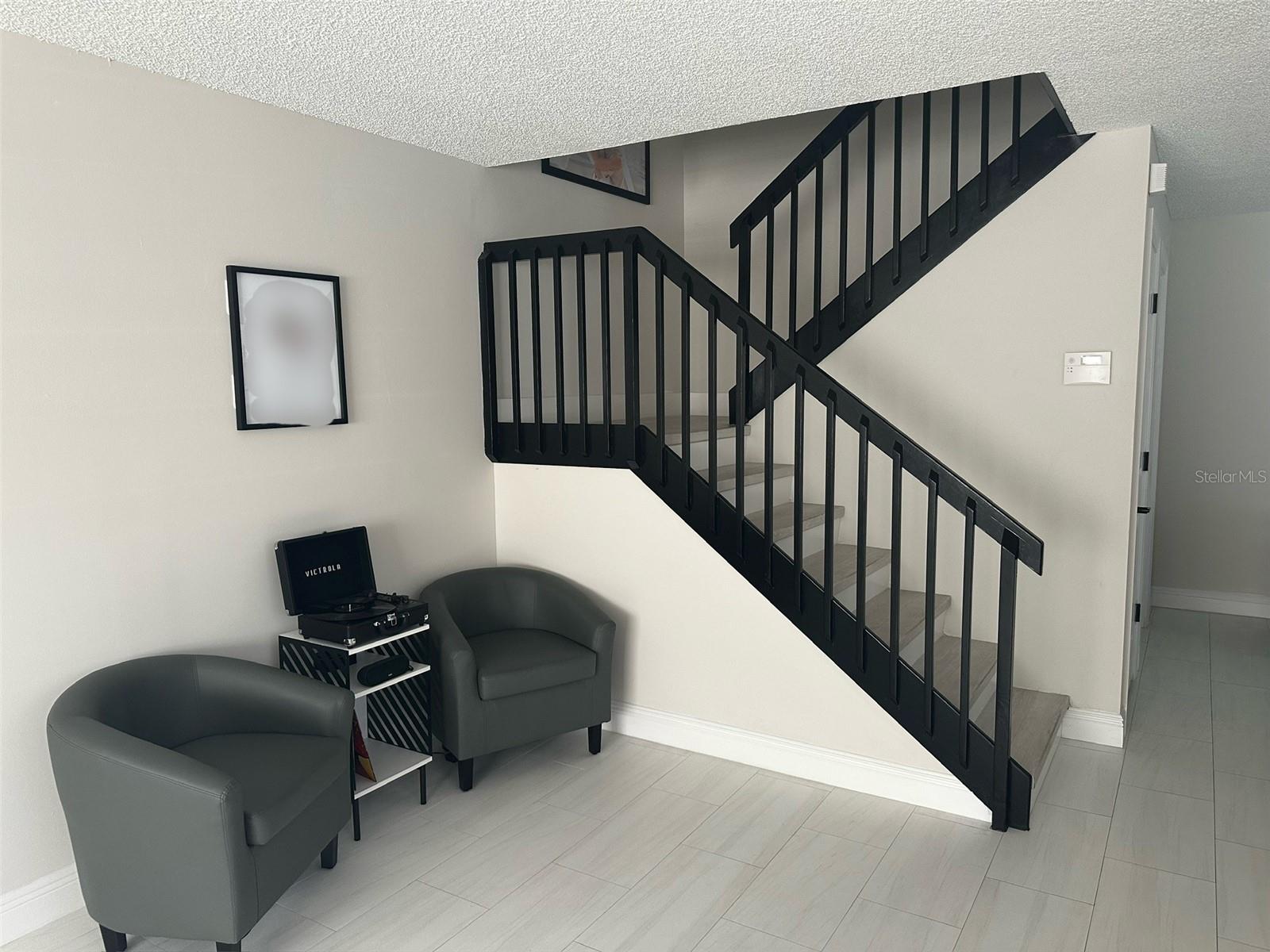 Image 6 of 19 For 39 Essex Court B