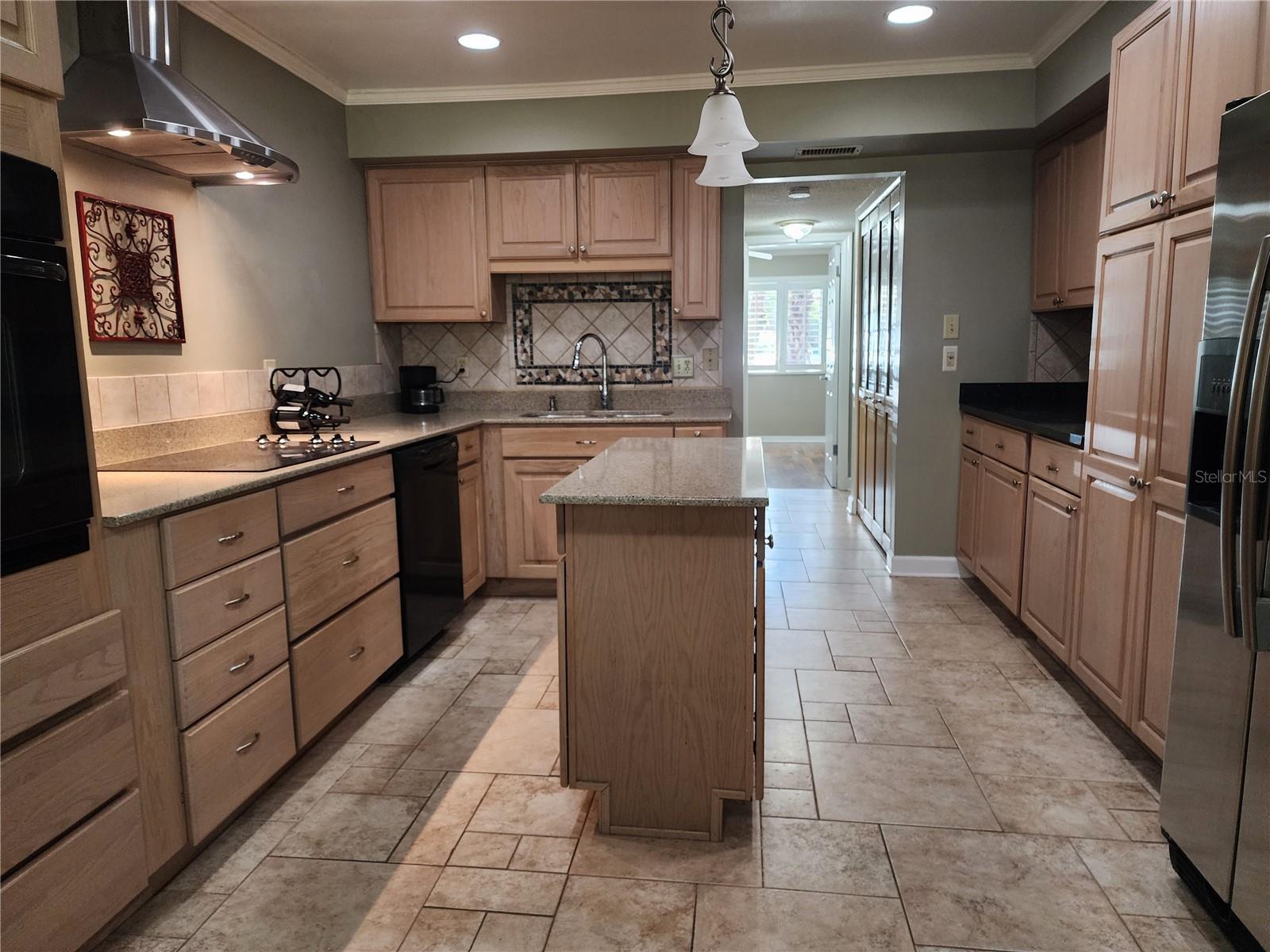 Image 3 of 9 For 415 Oak Haven Drive