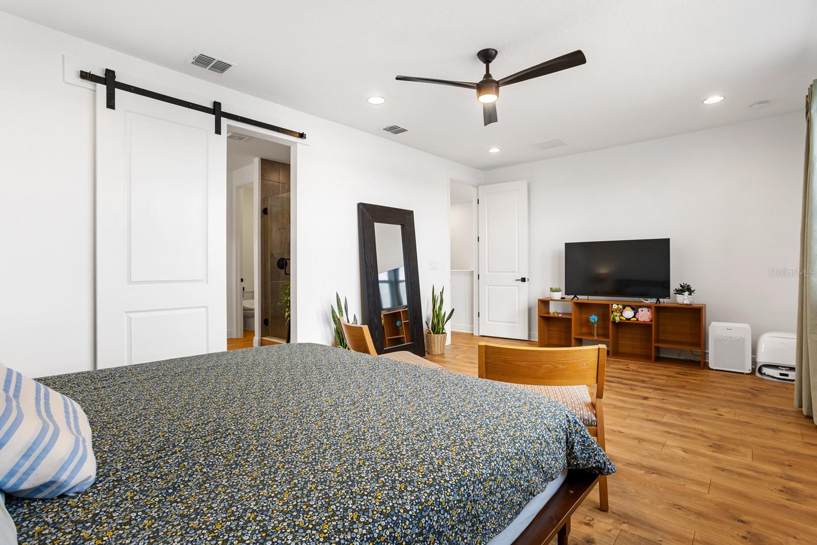 Image 29 of 70 For 18411 Mowry Court