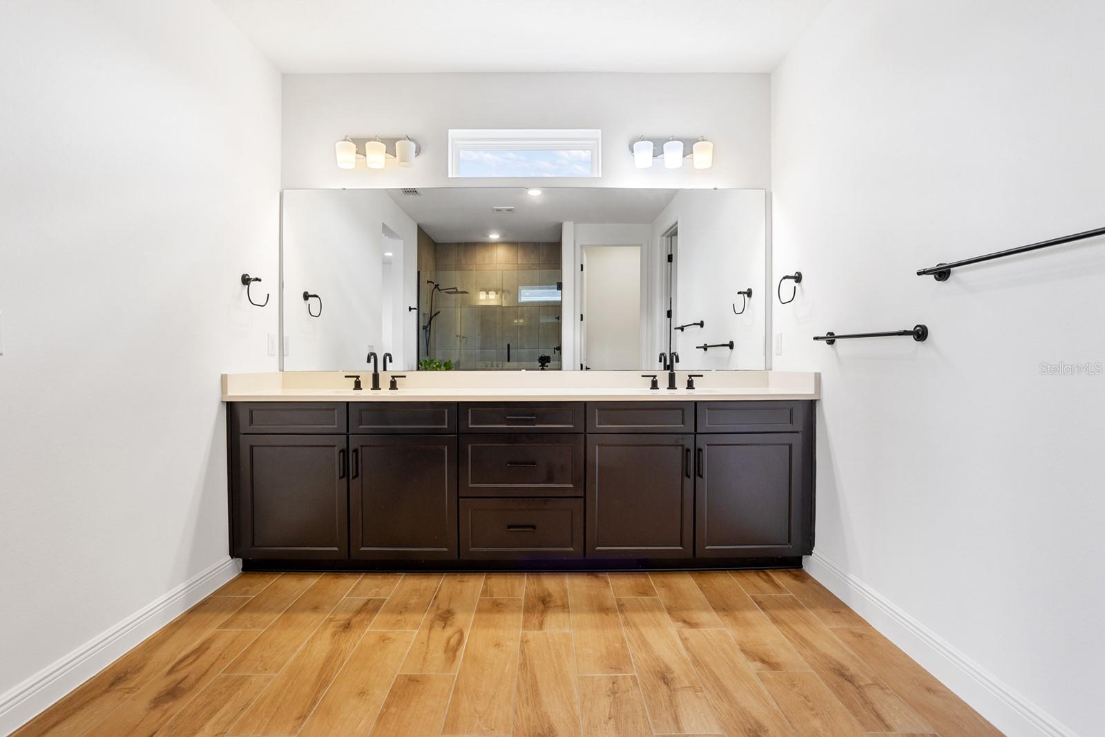 Image 31 of 70 For 18411 Mowry Court