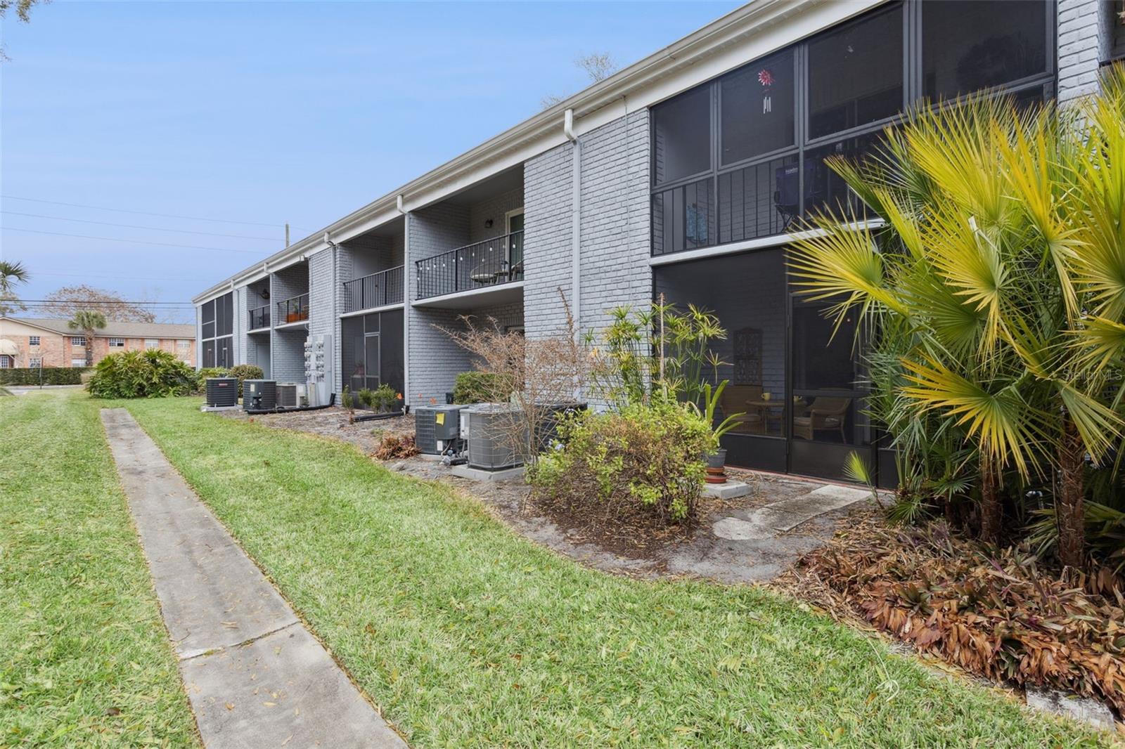 Image 20 of 32 For 291 Lewfield Circle 291