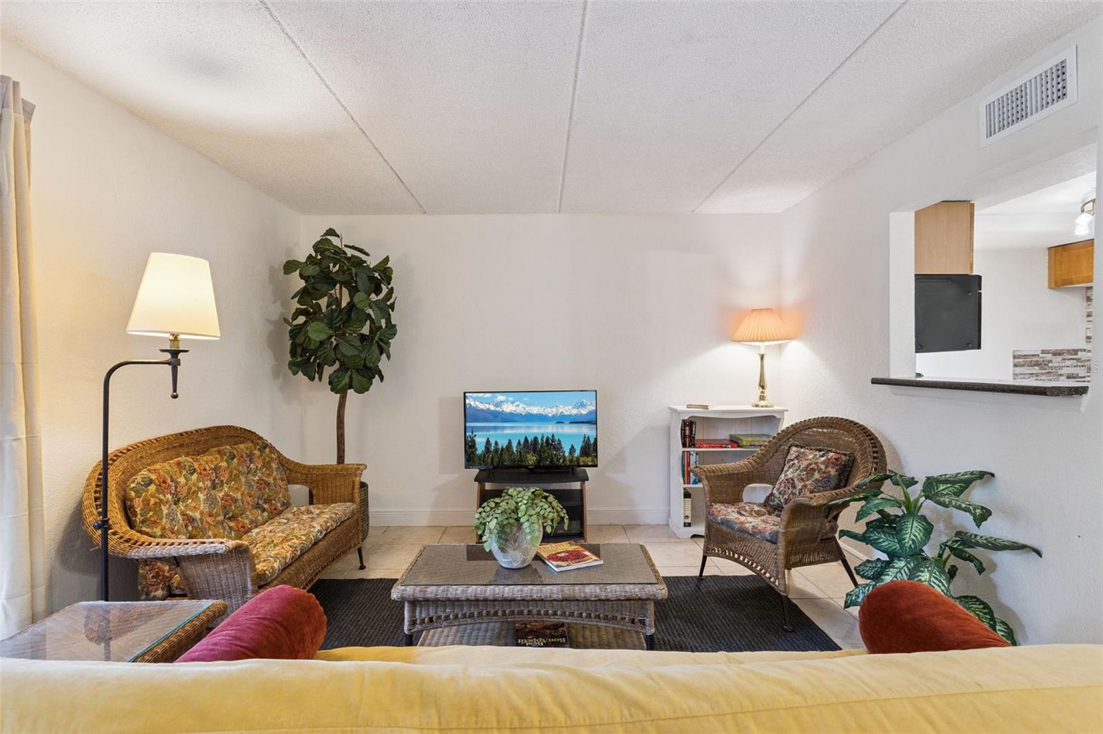 Image 4 of 32 For 291 Lewfield Circle 291