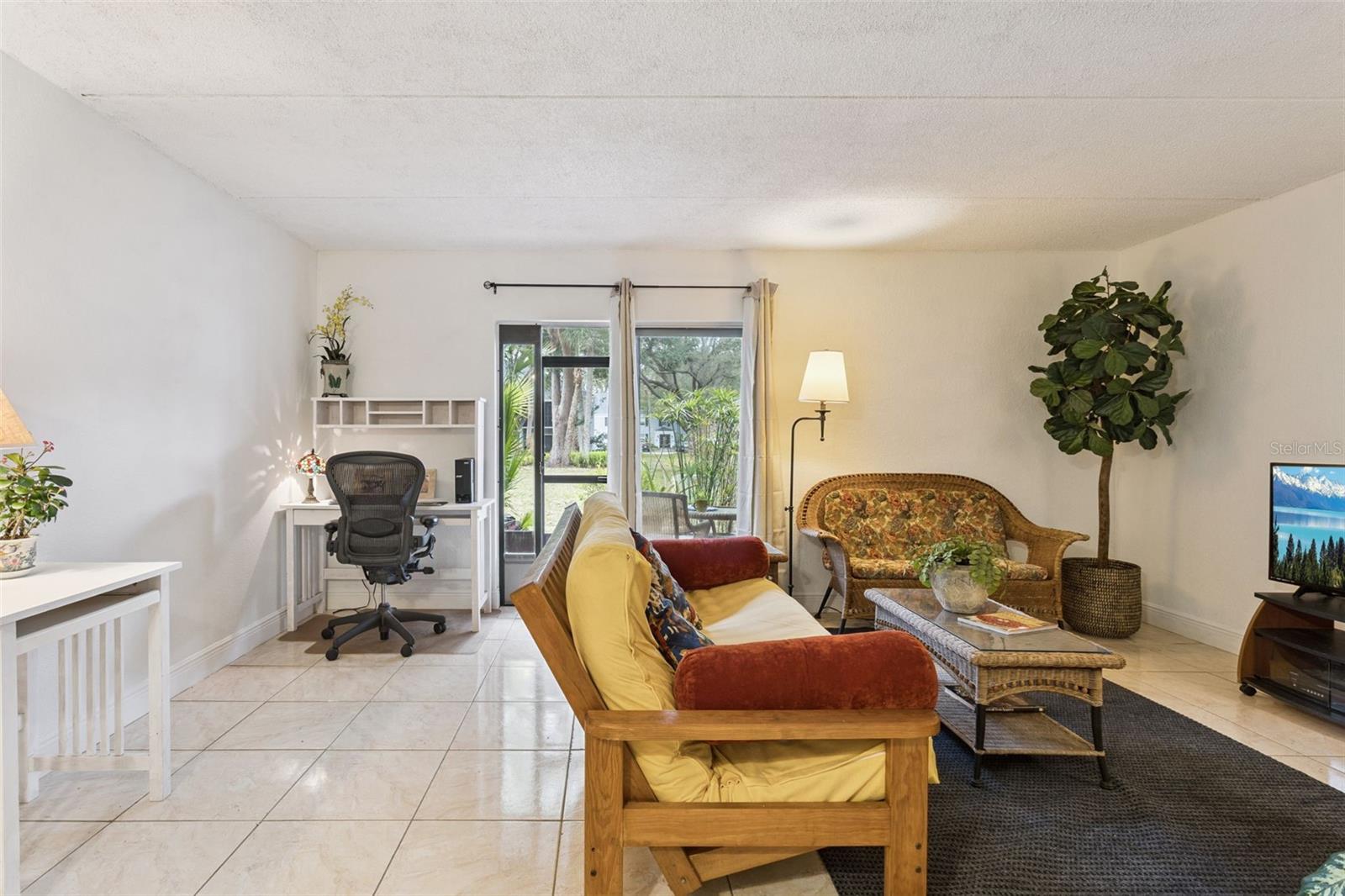 Image 5 of 32 For 291 Lewfield Circle 291