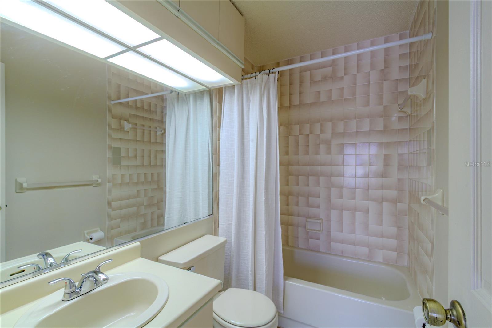 Image 12 of 20 For 3262 Oak Lake Place 139