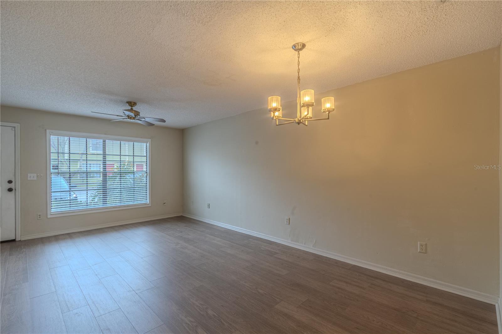 Image 3 of 20 For 3262 Oak Lake Place 139