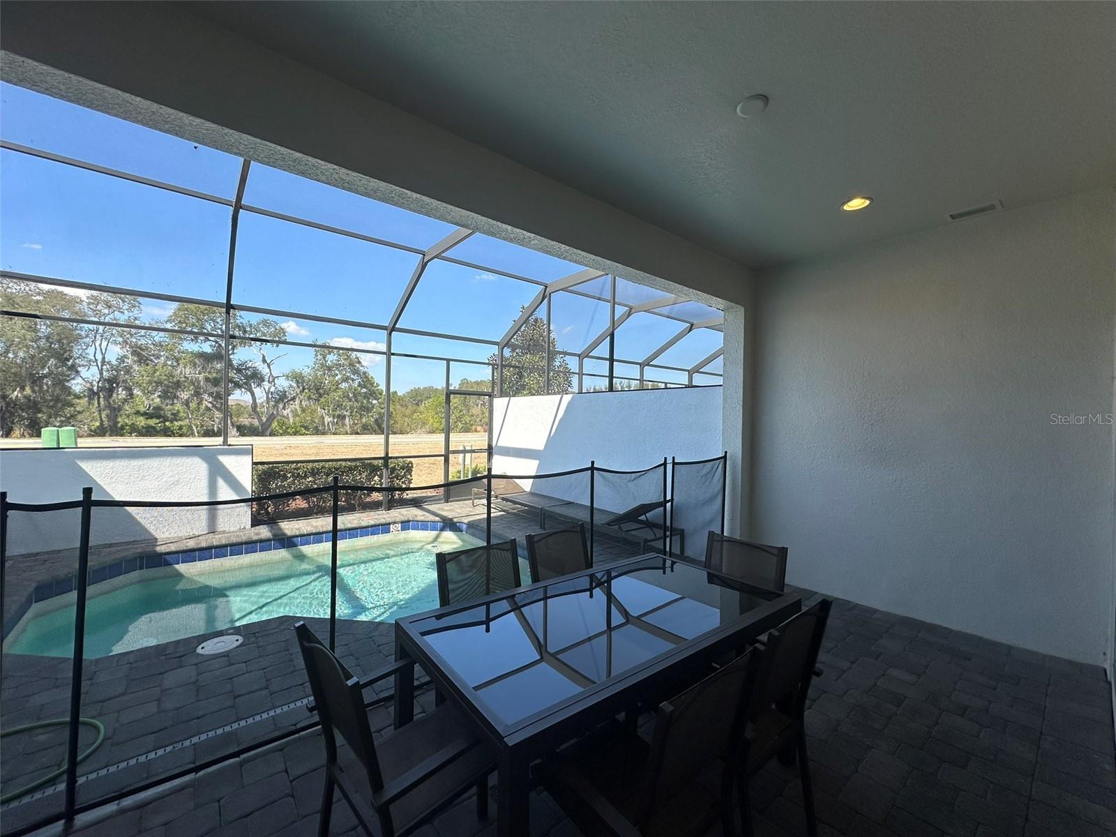 Image 28 of 31 For 186 Captiva Drive