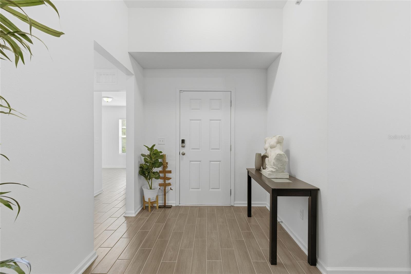 Image 4 of 19 For 2949 Firethorn Avenue 1