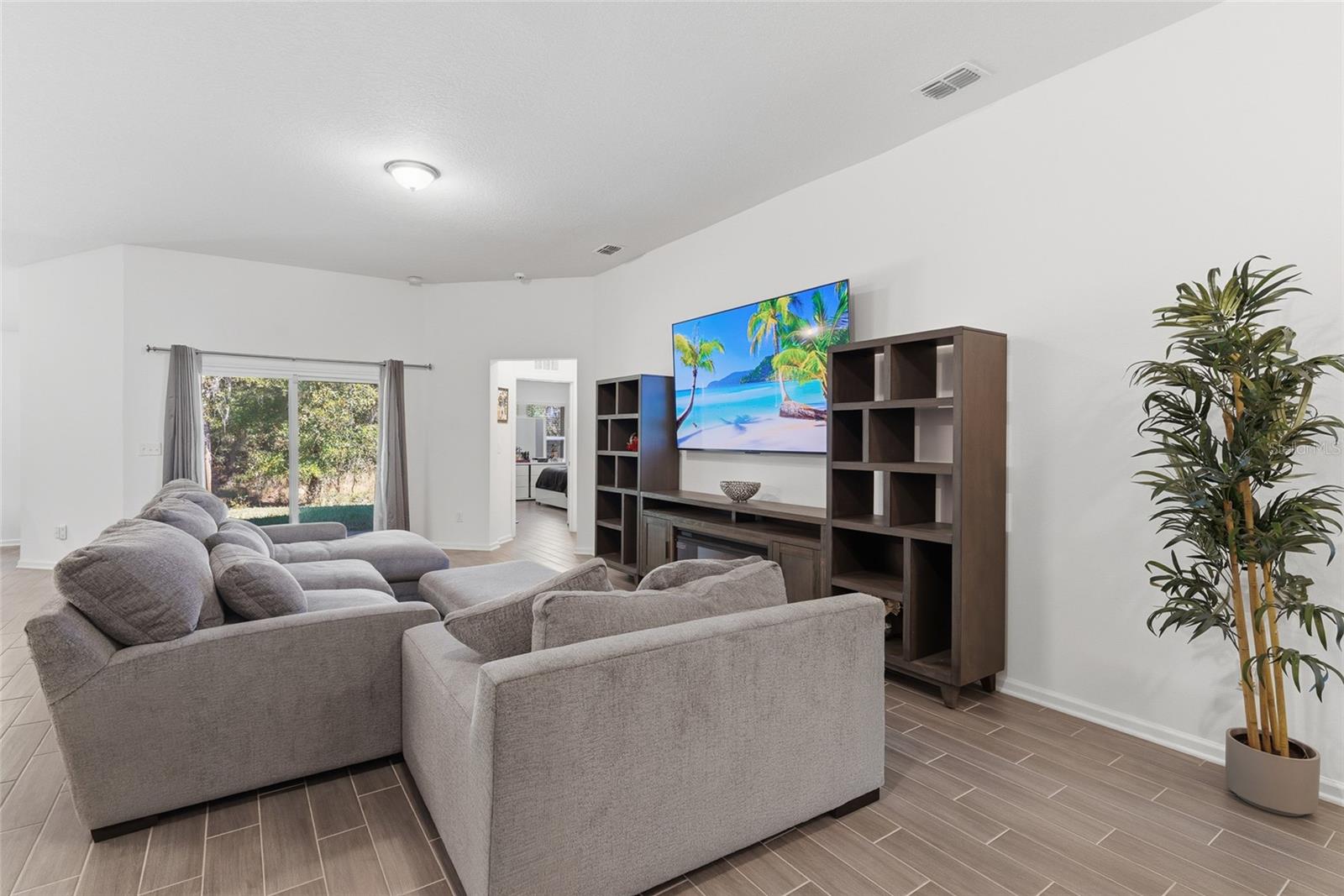 Image 6 of 19 For 2949 Firethorn Avenue 1