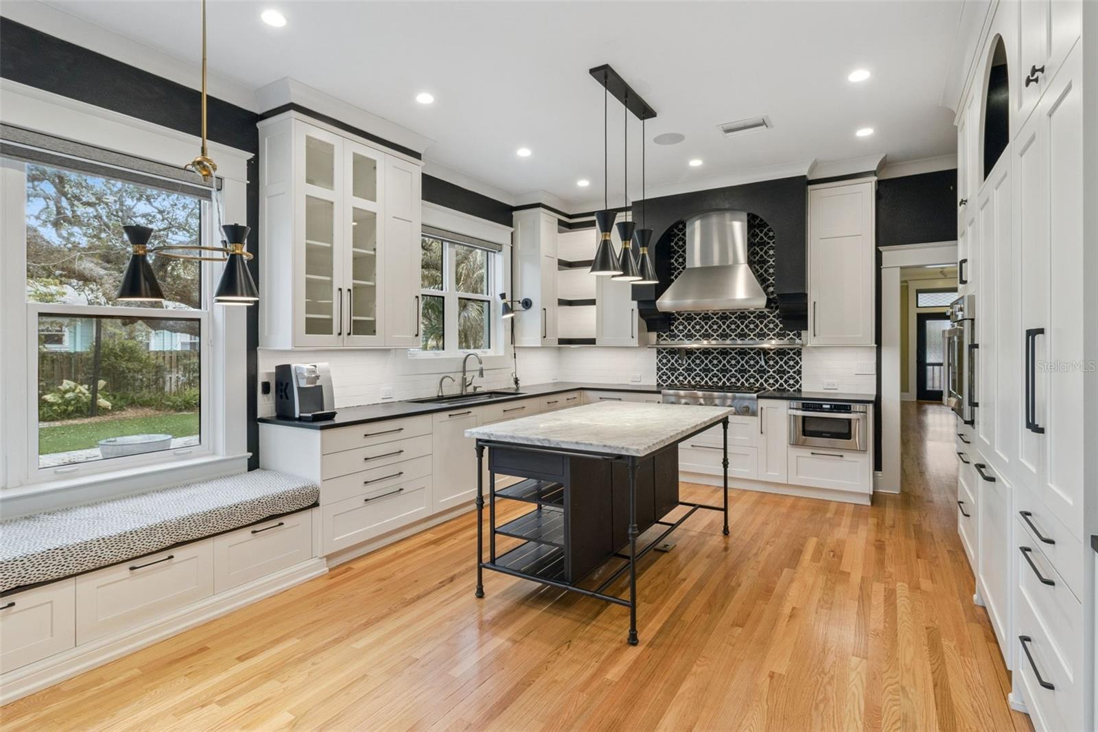 Image 13 of 63 For 926 Shadowlawn Avenue