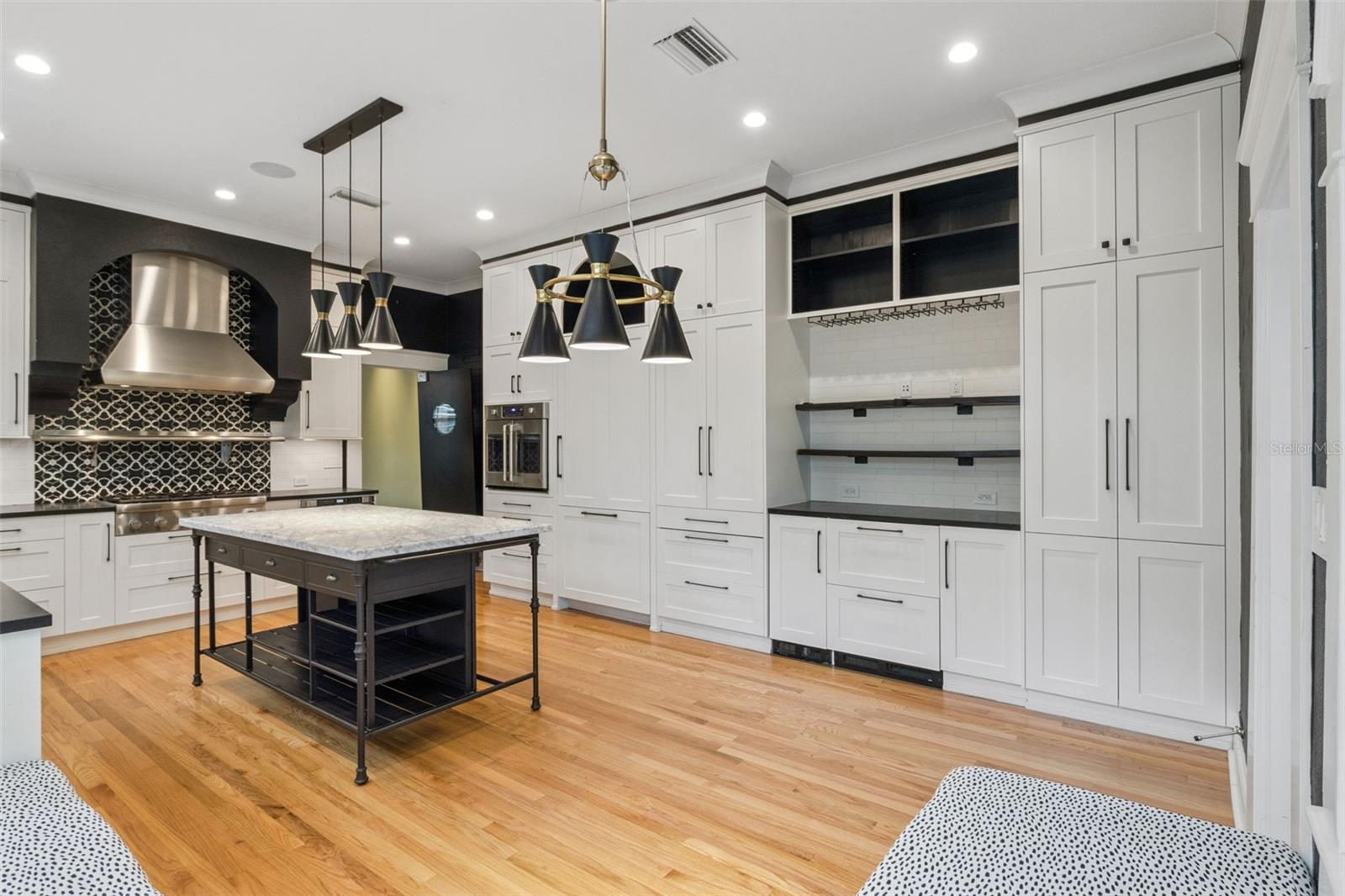 Image 14 of 63 For 926 Shadowlawn Avenue