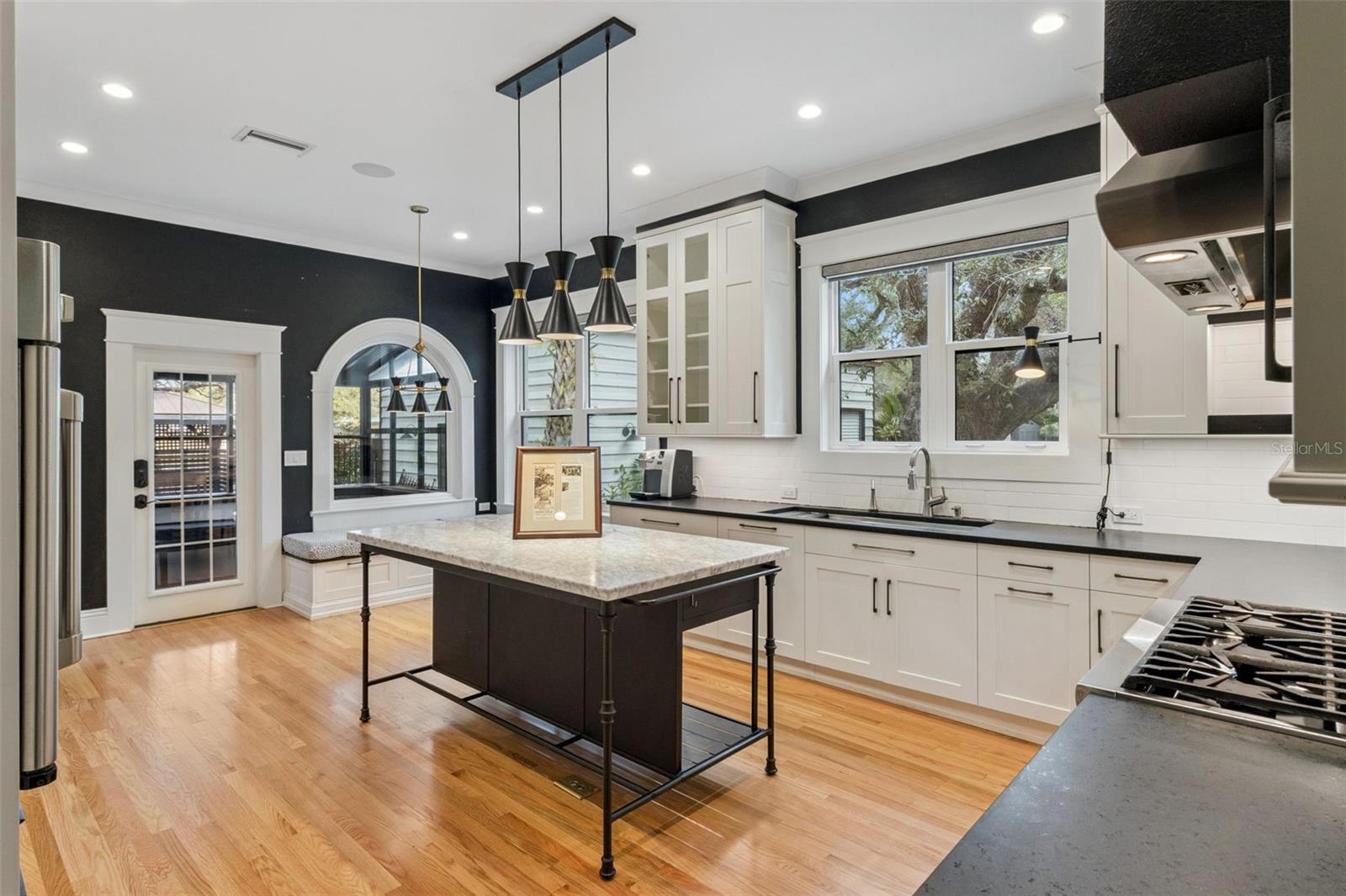 Image 15 of 63 For 926 Shadowlawn Avenue