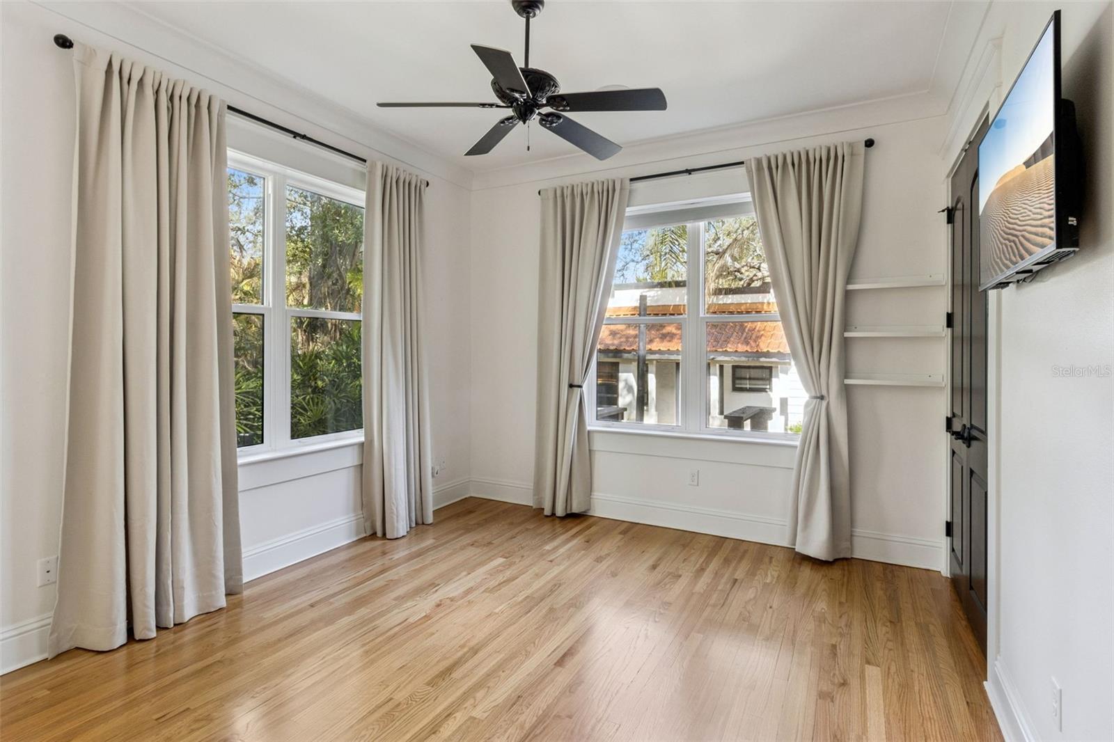 Image 28 of 63 For 926 Shadowlawn Avenue