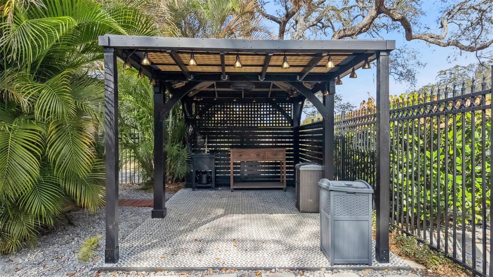 Image 46 of 63 For 926 Shadowlawn Avenue