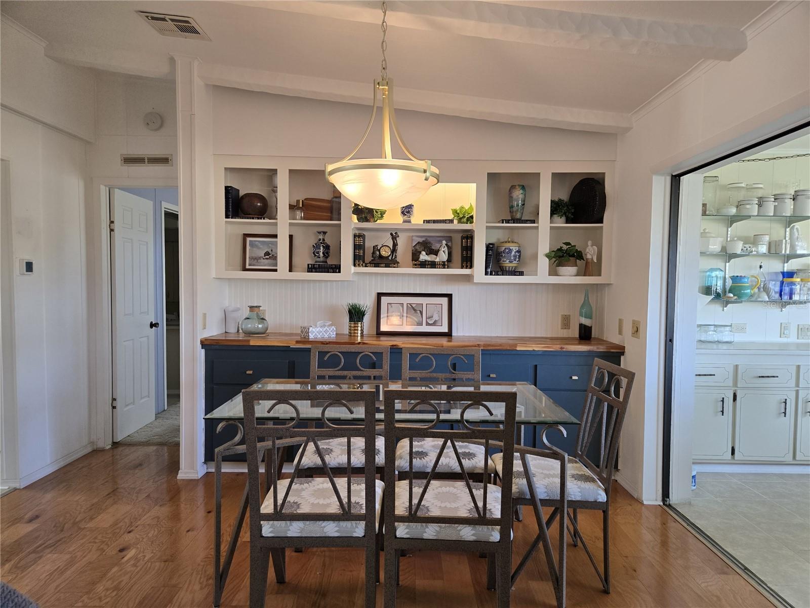 Image 10 of 32 For 3405 Overlook Road 1623