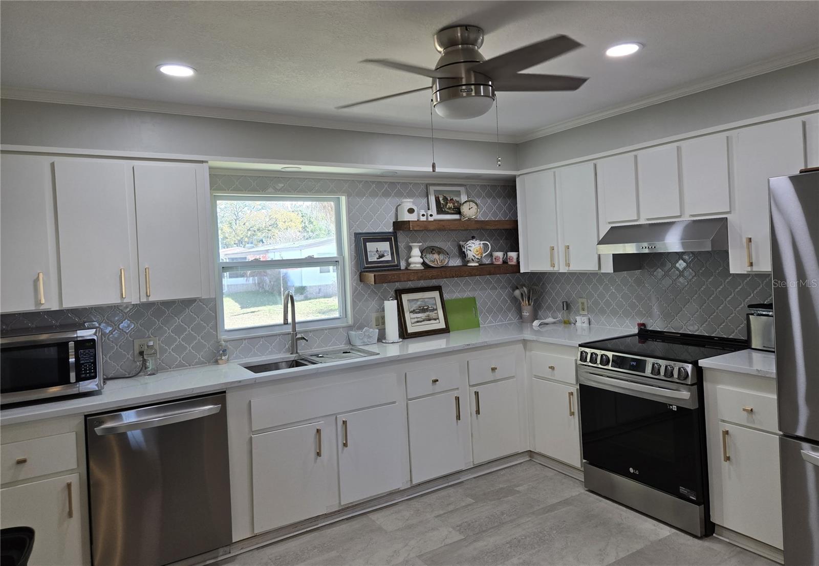 Image 29 of 32 For 3405 Overlook Road 1623