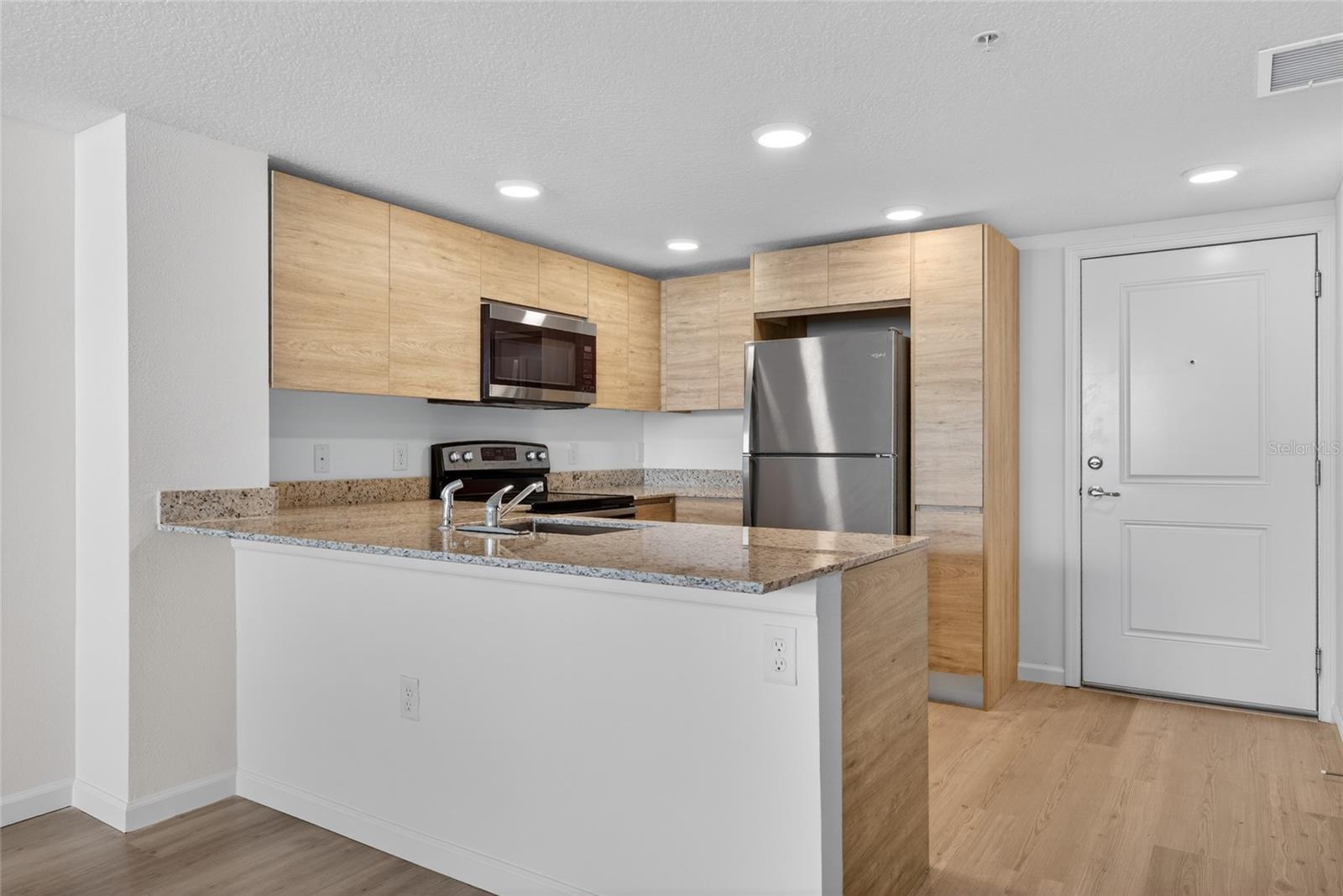 Image 5 of 24 For 1230 Southstation Place 311