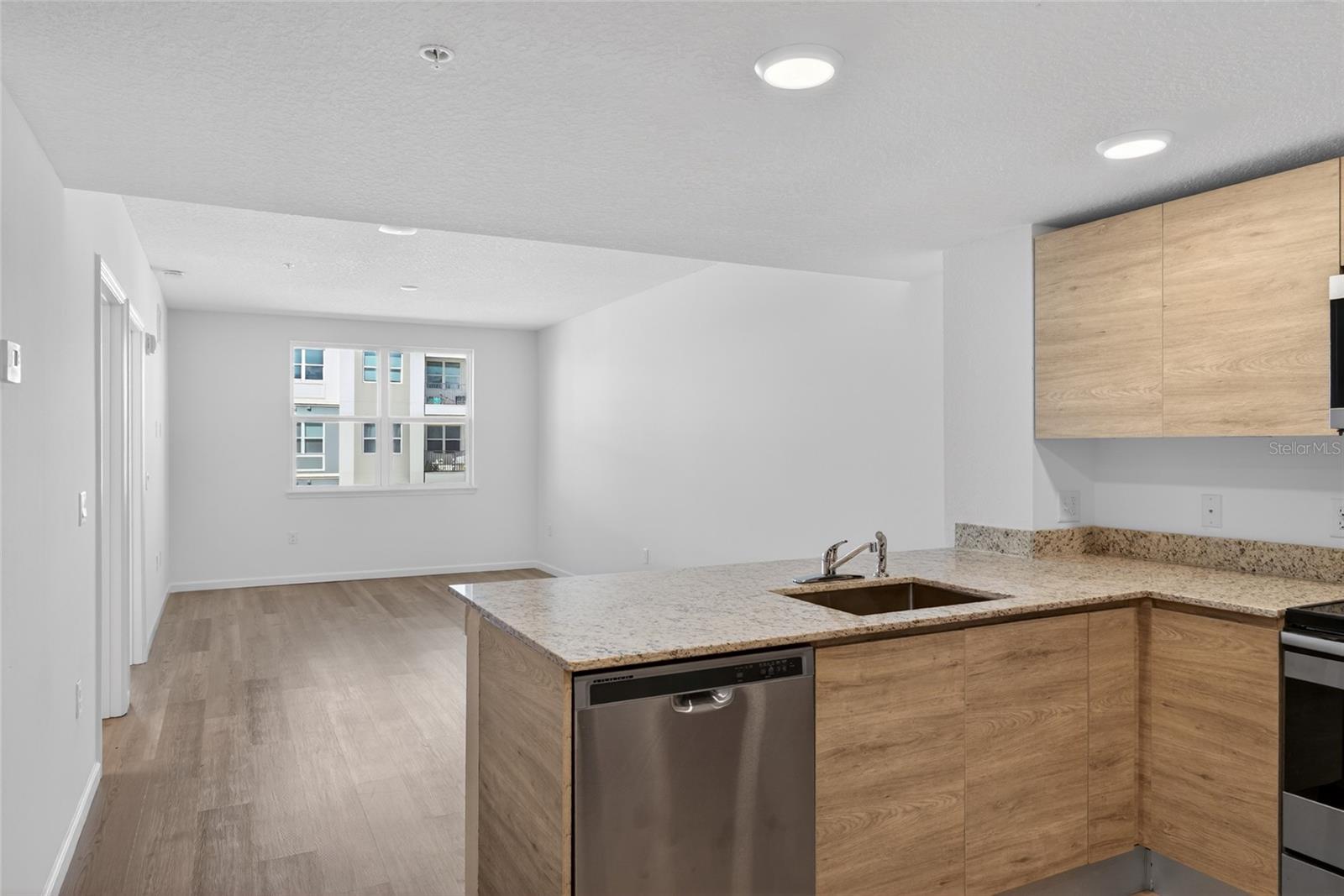 Image 7 of 24 For 1230 Southstation Place 311