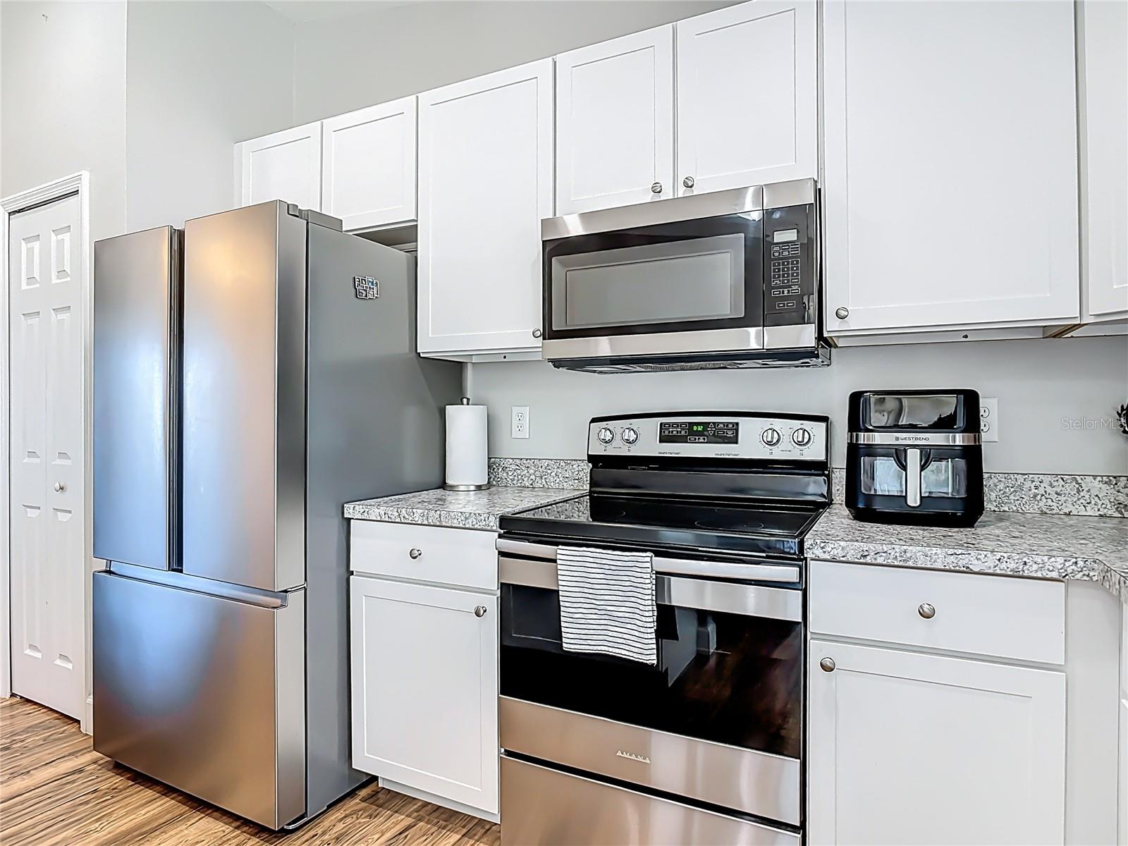 Image 18 of 47 For 640 Chestnut Avenue