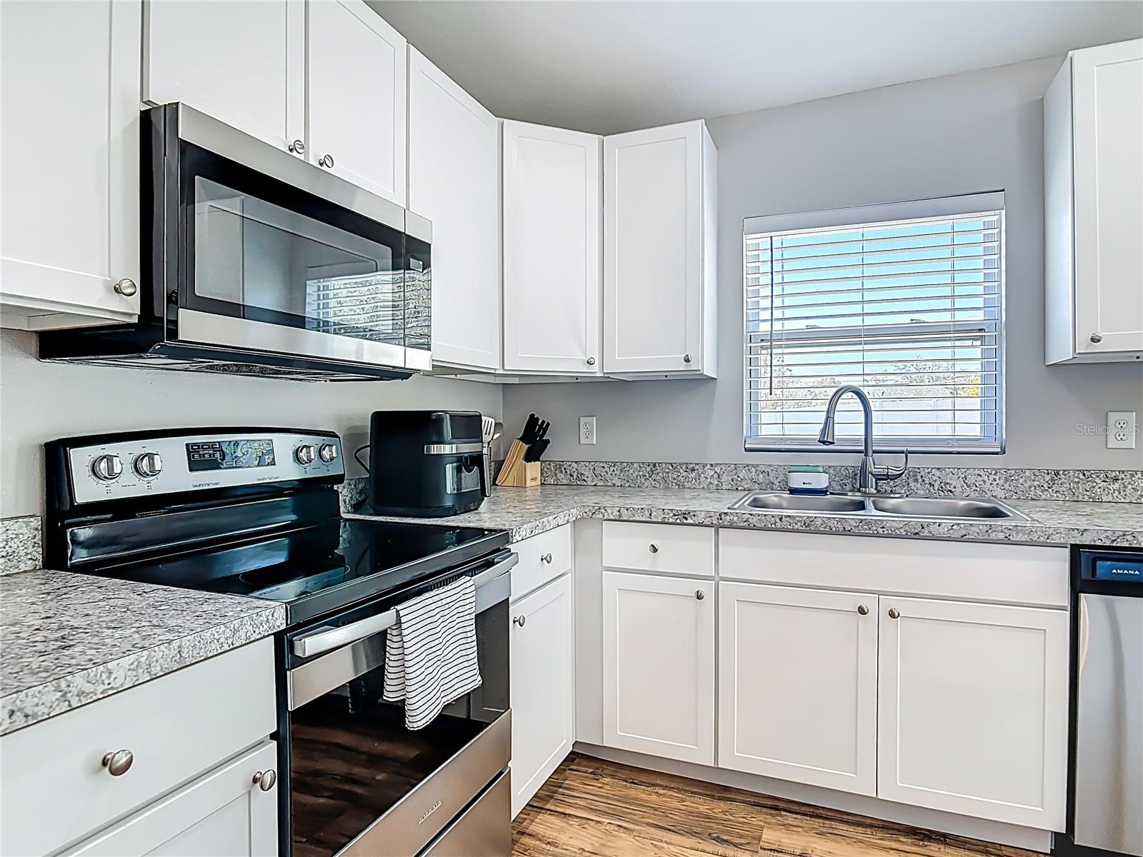 Image 20 of 47 For 640 Chestnut Avenue