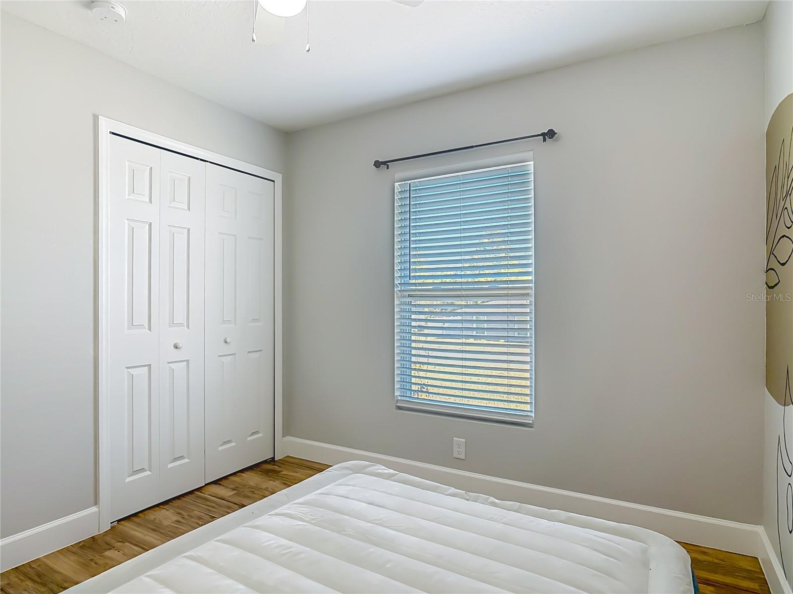 Image 24 of 47 For 640 Chestnut Avenue