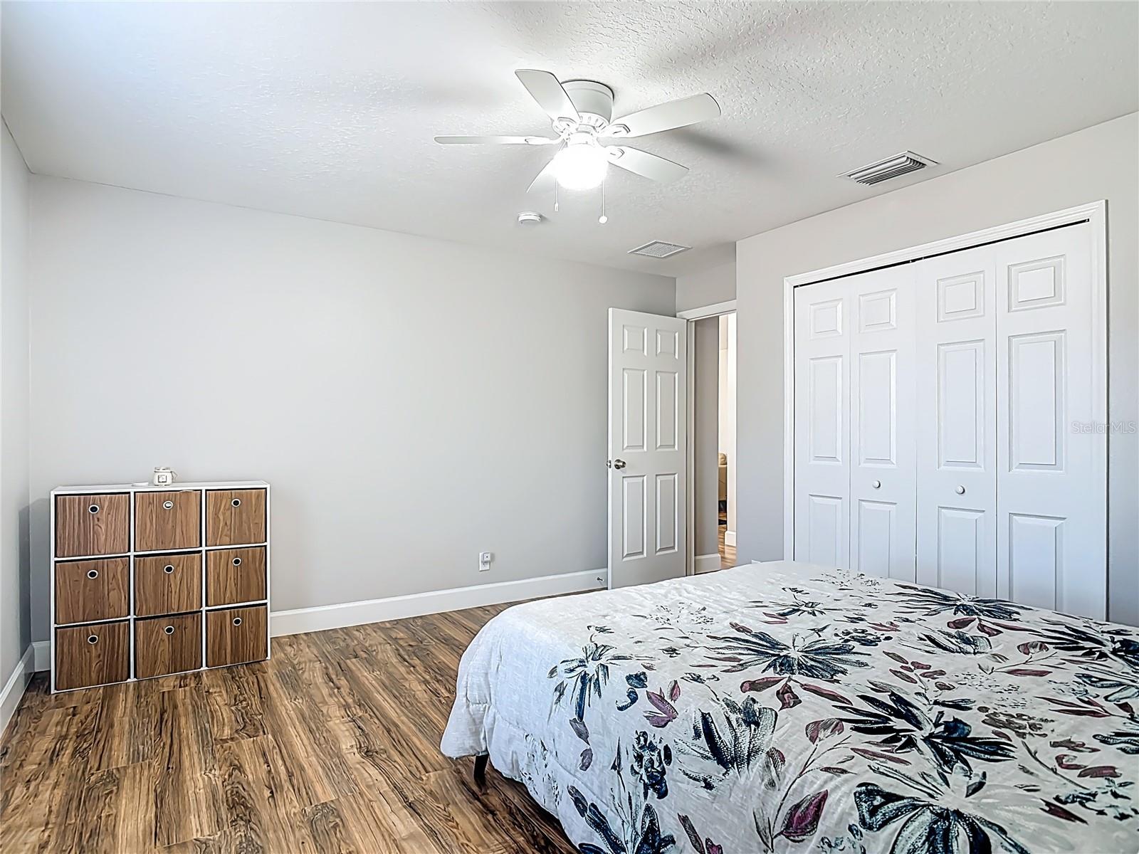 Image 32 of 47 For 640 Chestnut Avenue