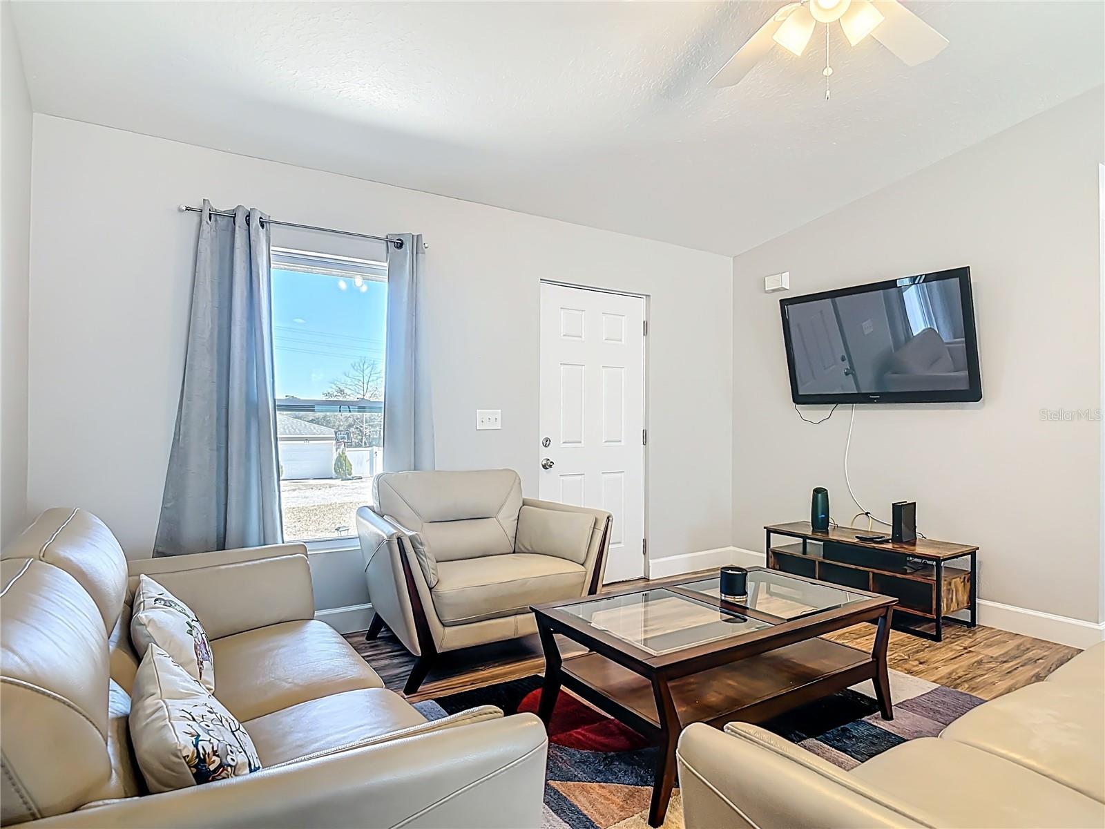 Image 8 of 47 For 640 Chestnut Avenue