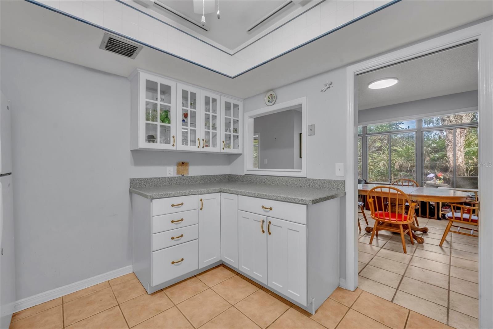 Image 14 of 29 For 451 Oak Haven Drive