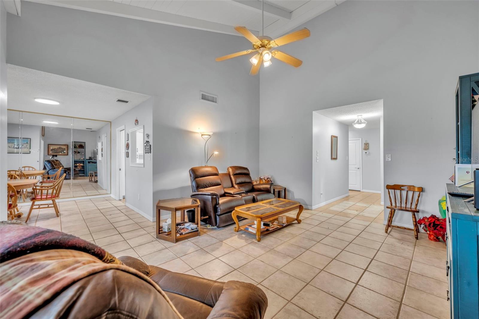 Image 6 of 29 For 451 Oak Haven Drive