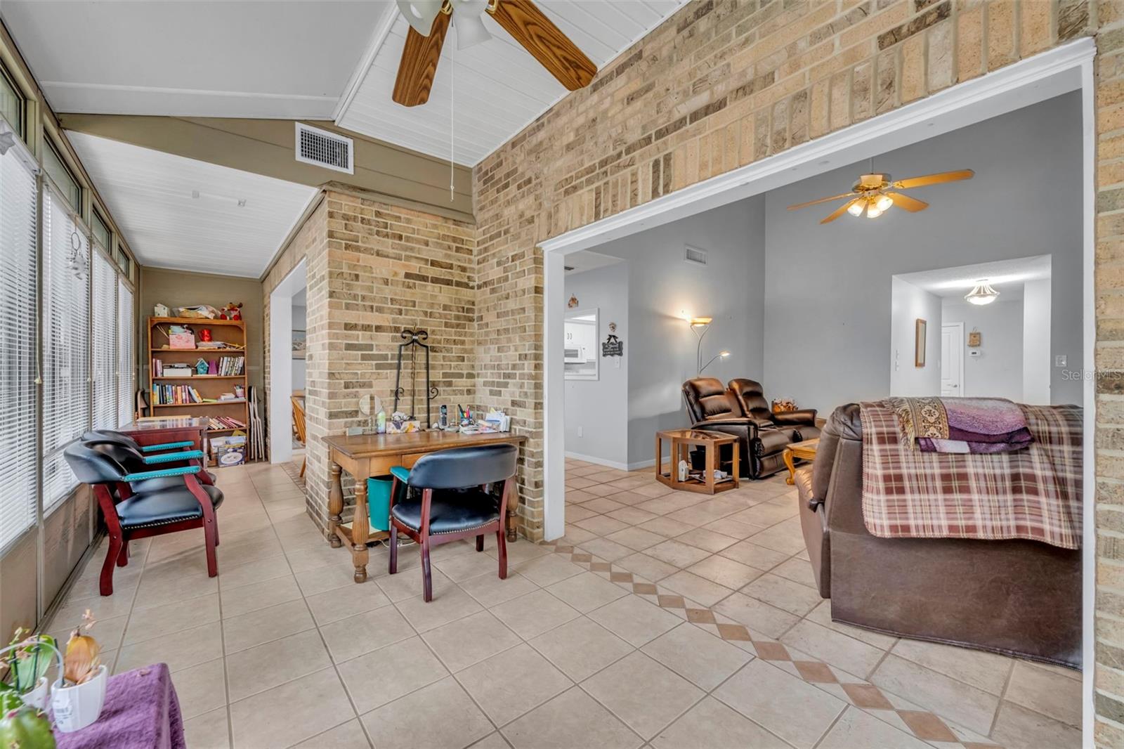 Image 9 of 29 For 451 Oak Haven Drive