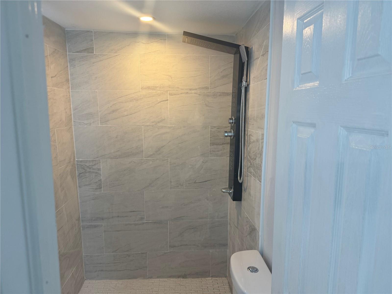 Image 6 of 23 For 135 Bob Thomas Circle