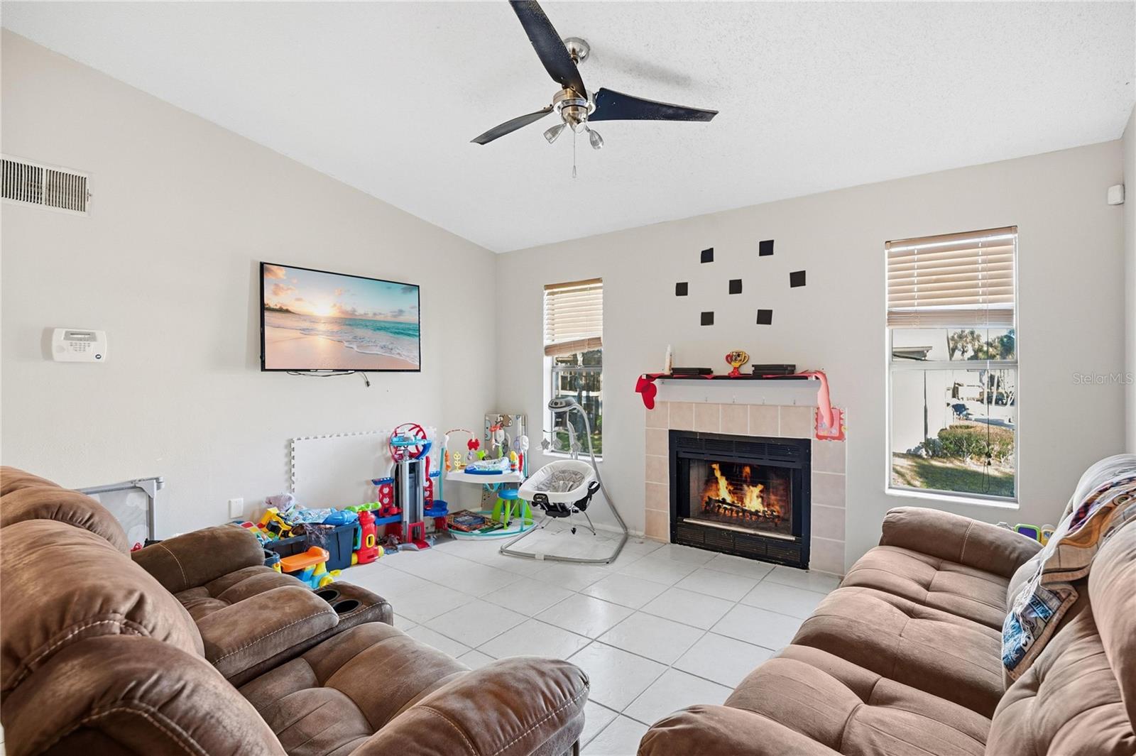 Image 2 of 20 For 3124 Semoran Boulevard 208