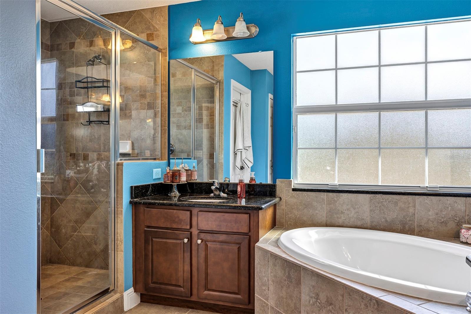 Image 24 of 54 For 16228 Mead Street