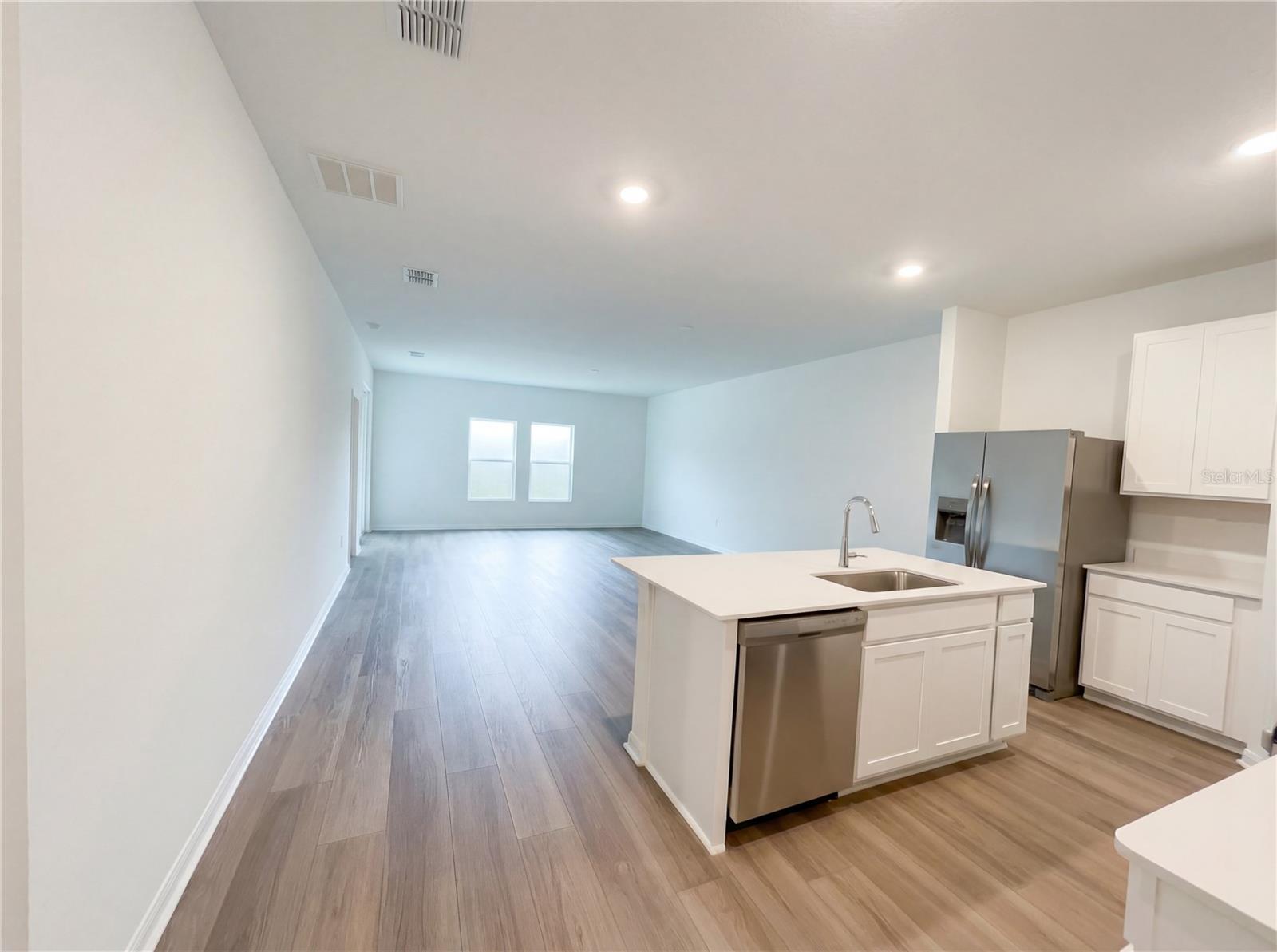 Image 13 of 19 For 19654 82nd Loop