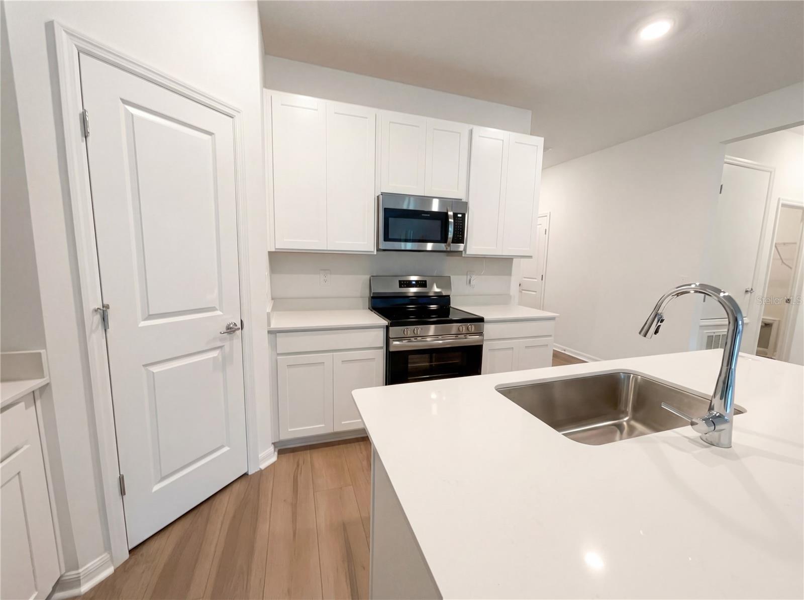 Image 14 of 19 For 19654 82nd Loop