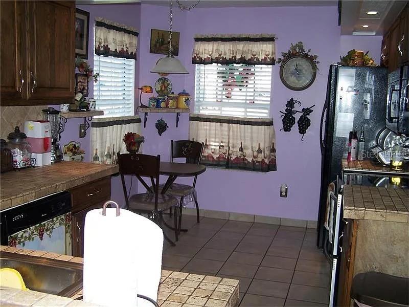 Image 2 of 11 For 2011 Plainfield Drive