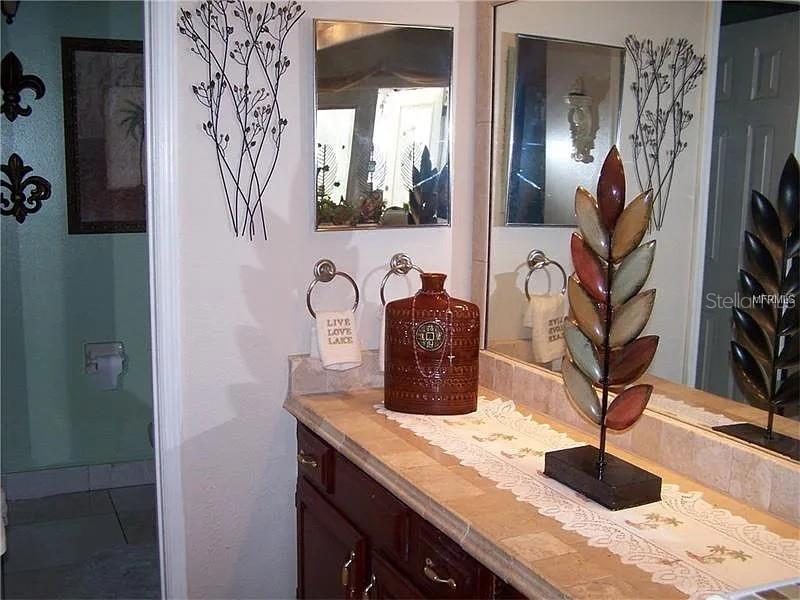 Image 6 of 11 For 2011 Plainfield Drive