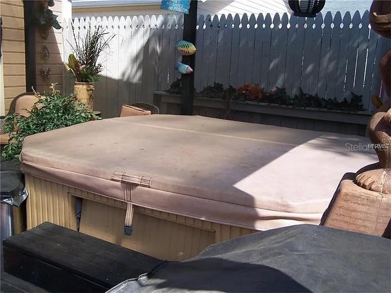 Image 9 of 11 For 2011 Plainfield Drive