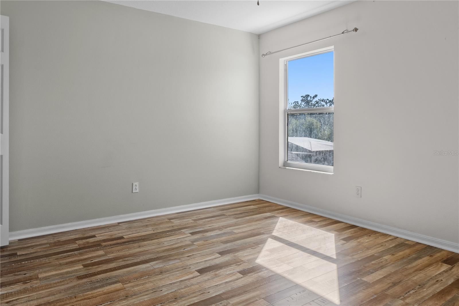 Image 8 of 18 For 3663 Daydream Place