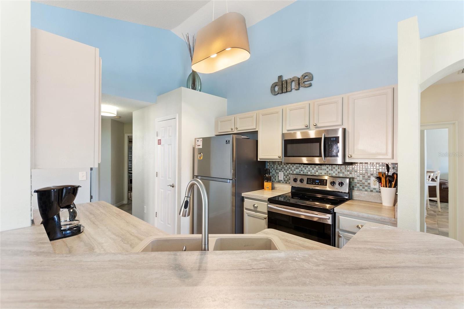 Image 10 of 41 For 816 Solana Circle