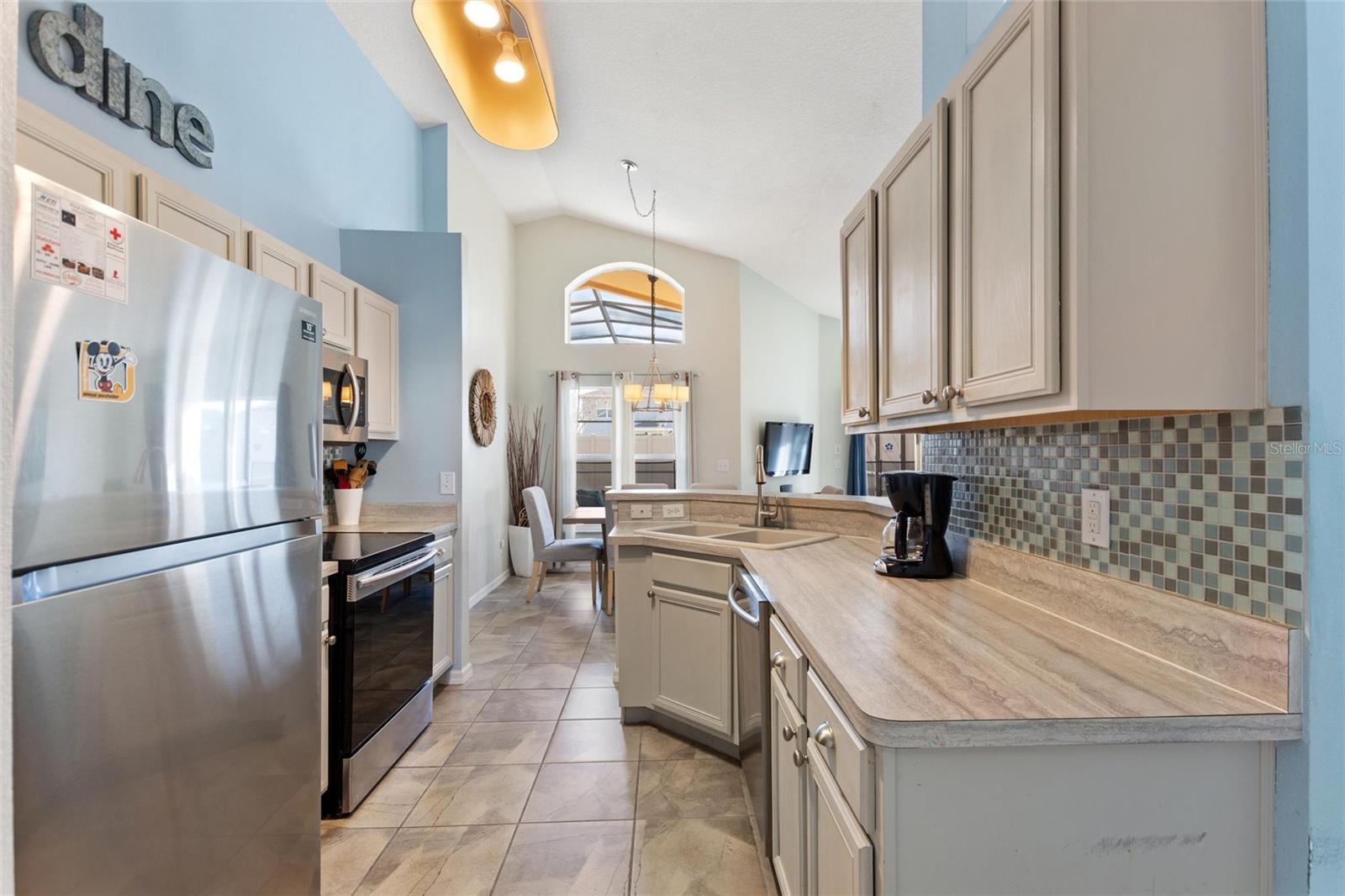 Image 12 of 41 For 816 Solana Circle