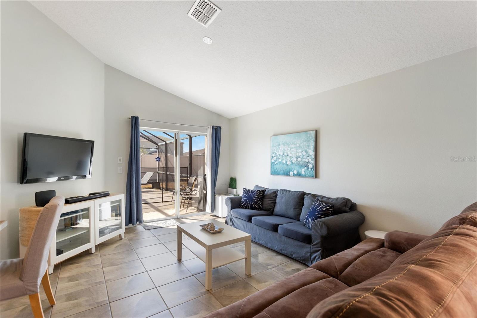 Image 5 of 41 For 816 Solana Circle